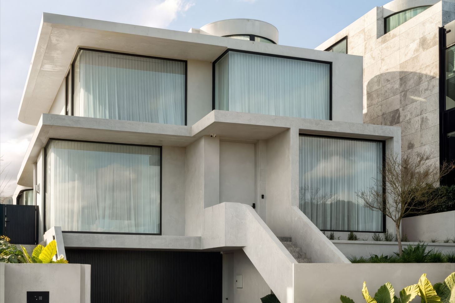 207The-BlvdIvanhoe-EastKP0533-scaled-upscaled-by-Replicate-ap-compressed.jpg