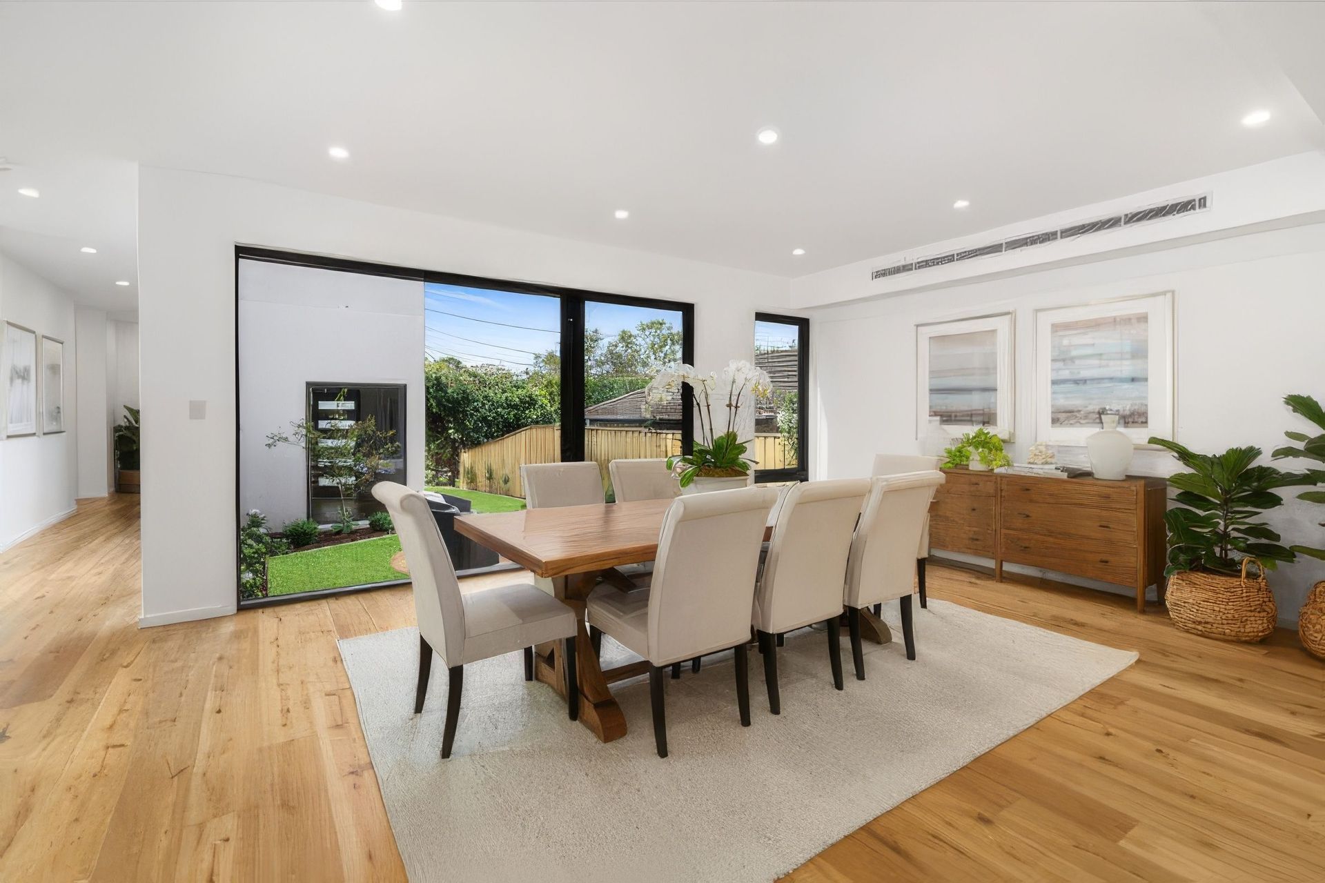 26-Warrawee-Avenue-Dining-scaled-600x400-upscaled-by-Replicate.jpg