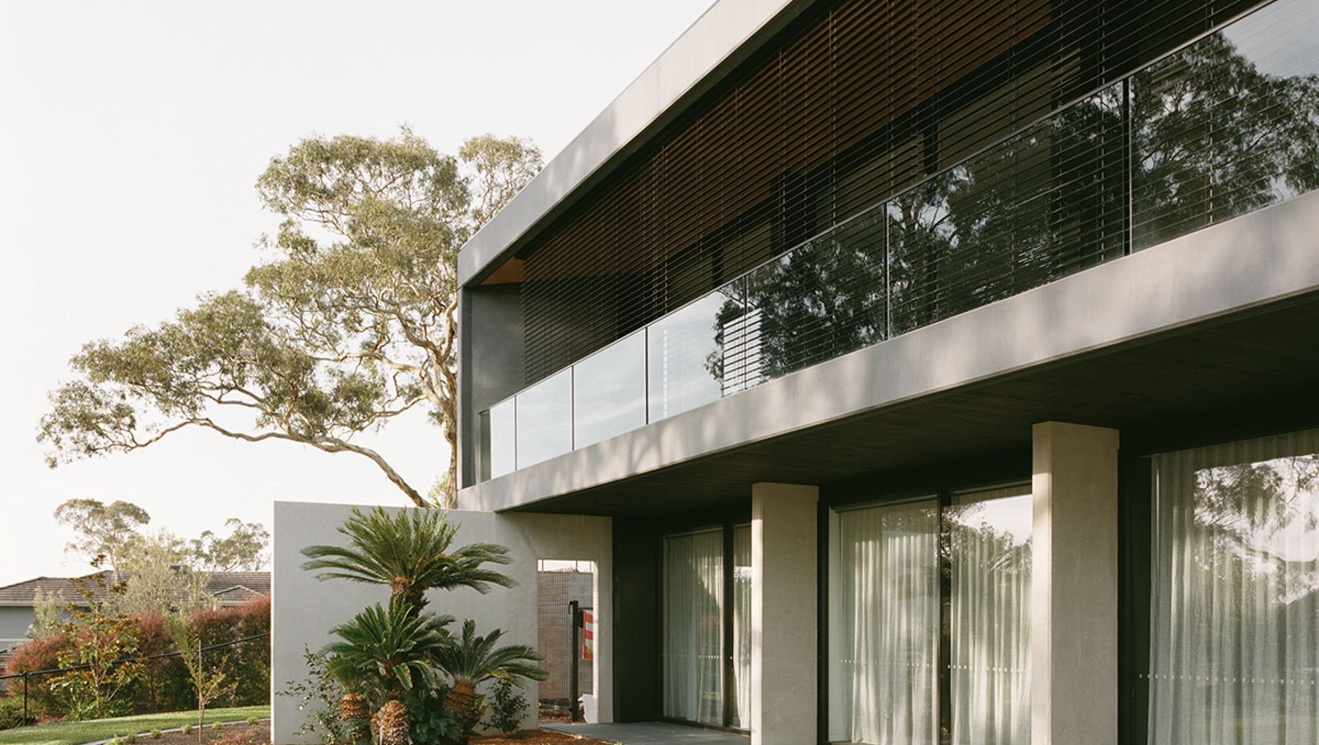 Deakin House, Deakin banner