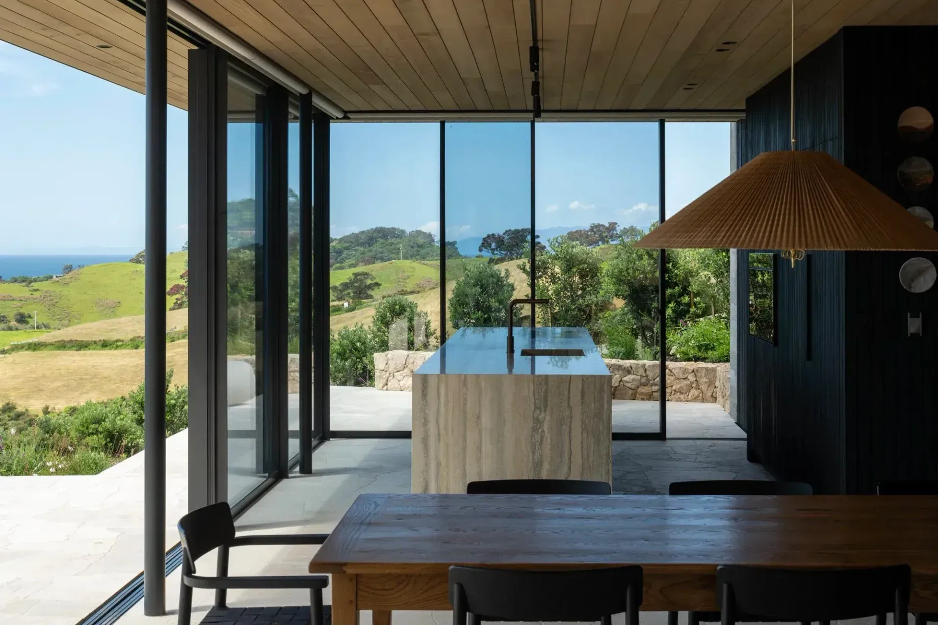 JulianGuthrieWaiheke09030405.webp