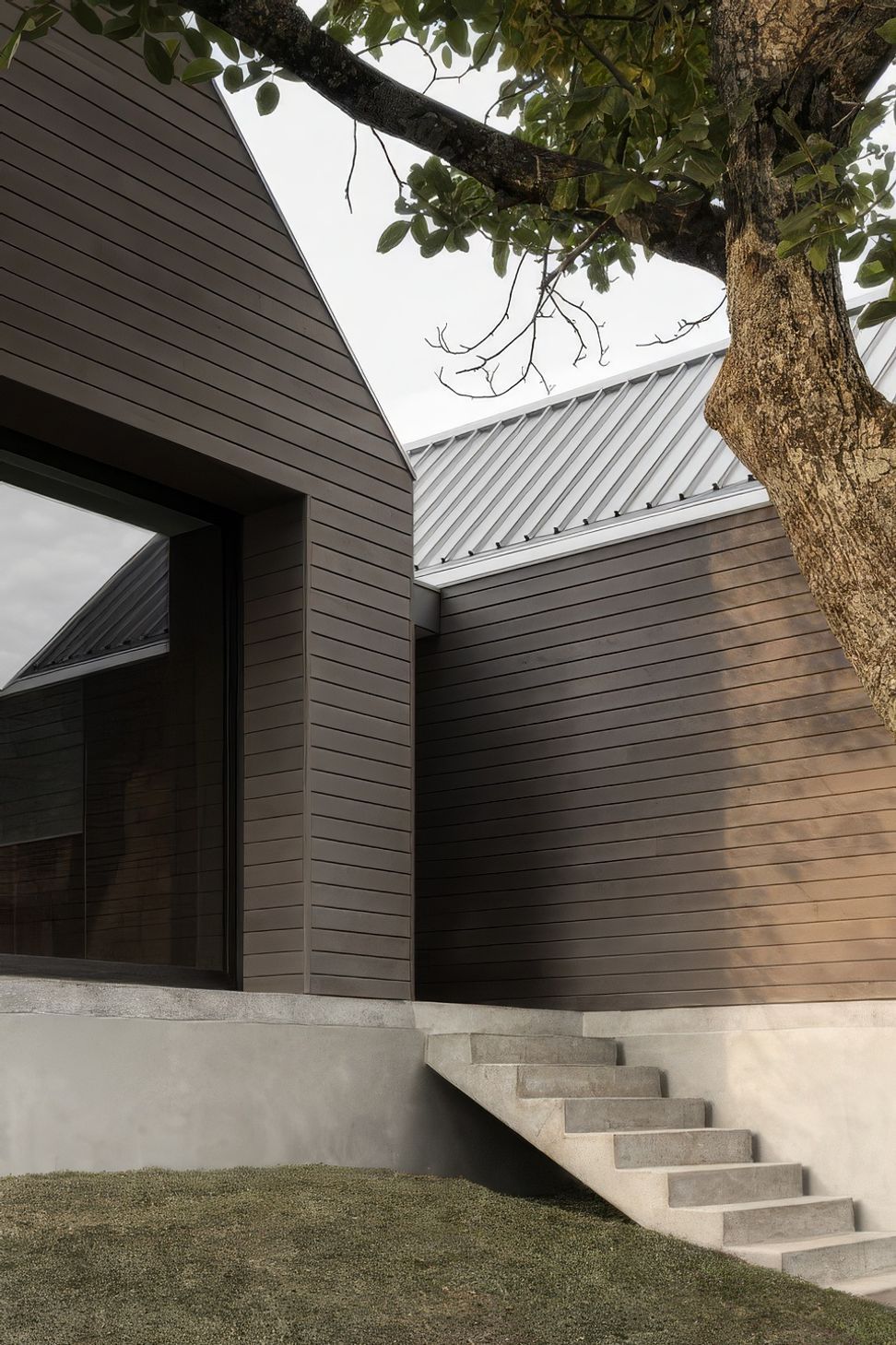 WalnutHouseAdamKaneArchitects2-web-480x720-upscaled-by-Replicate.jpg