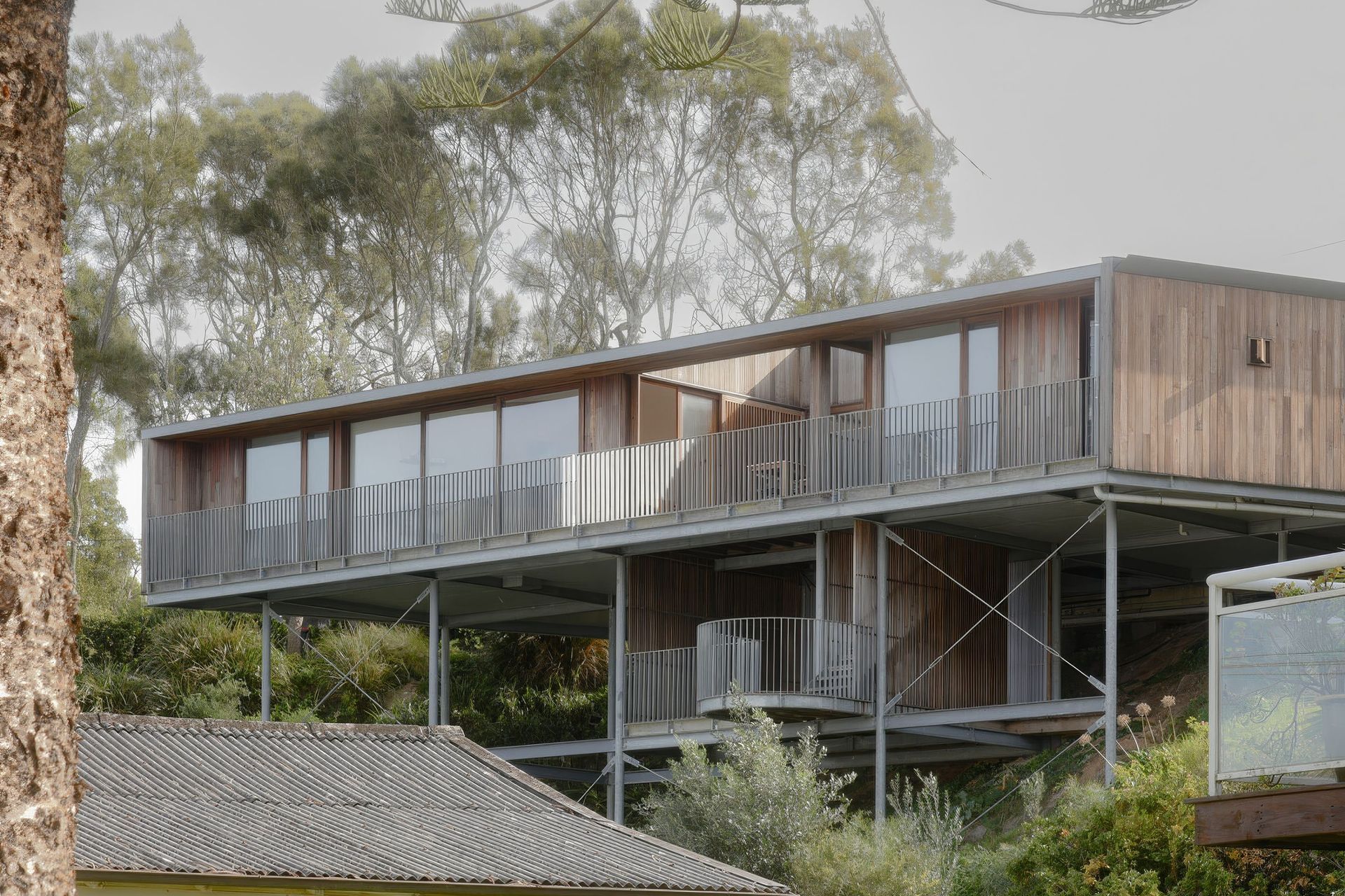 scale-gerroahouse-timclarkstudio-16-1400x1050-upscaled-by-Replicate.jpg