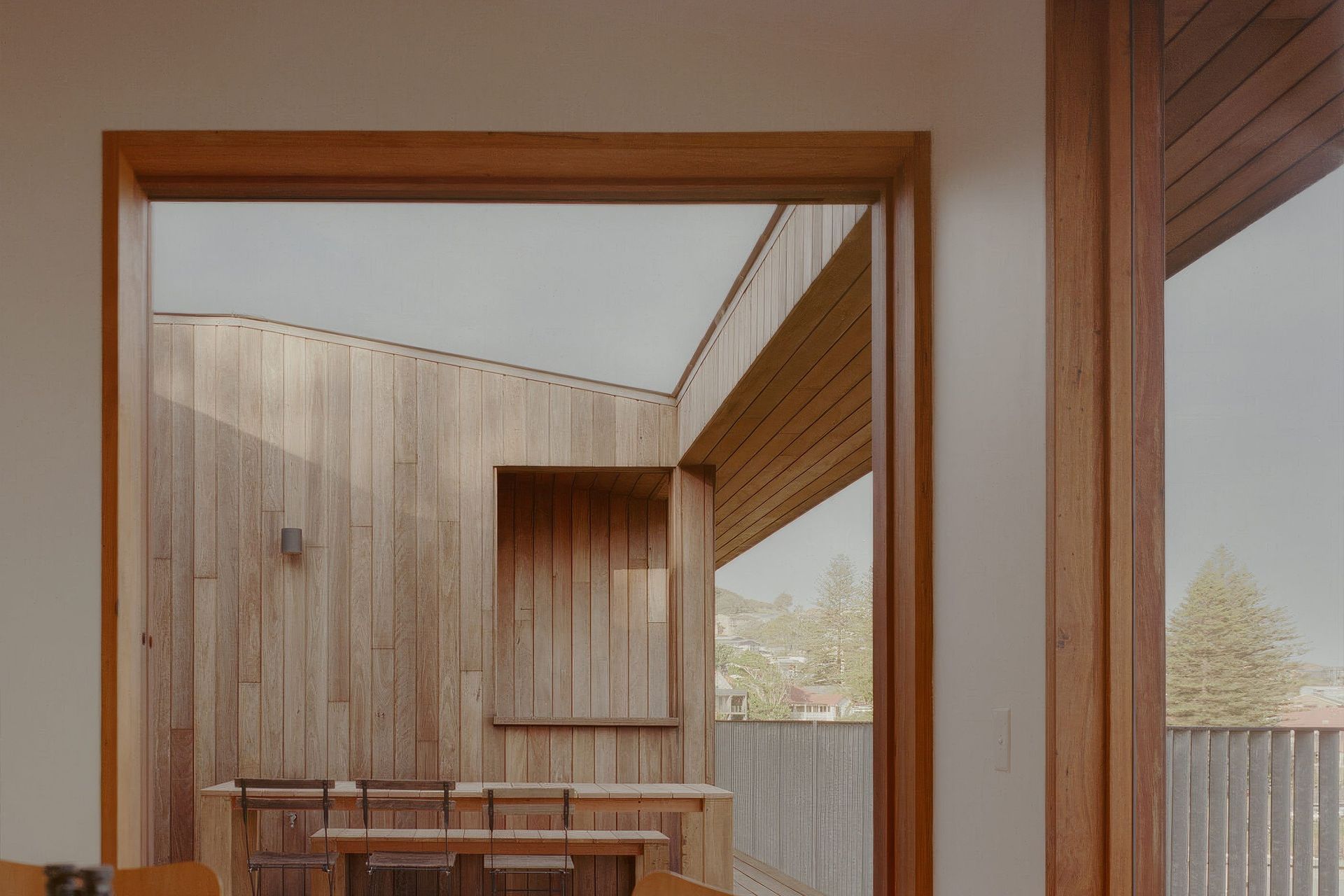 scale-gerroahouse-timclarkstudio-4-1400x1050-upscaled-by-Replicate.jpg