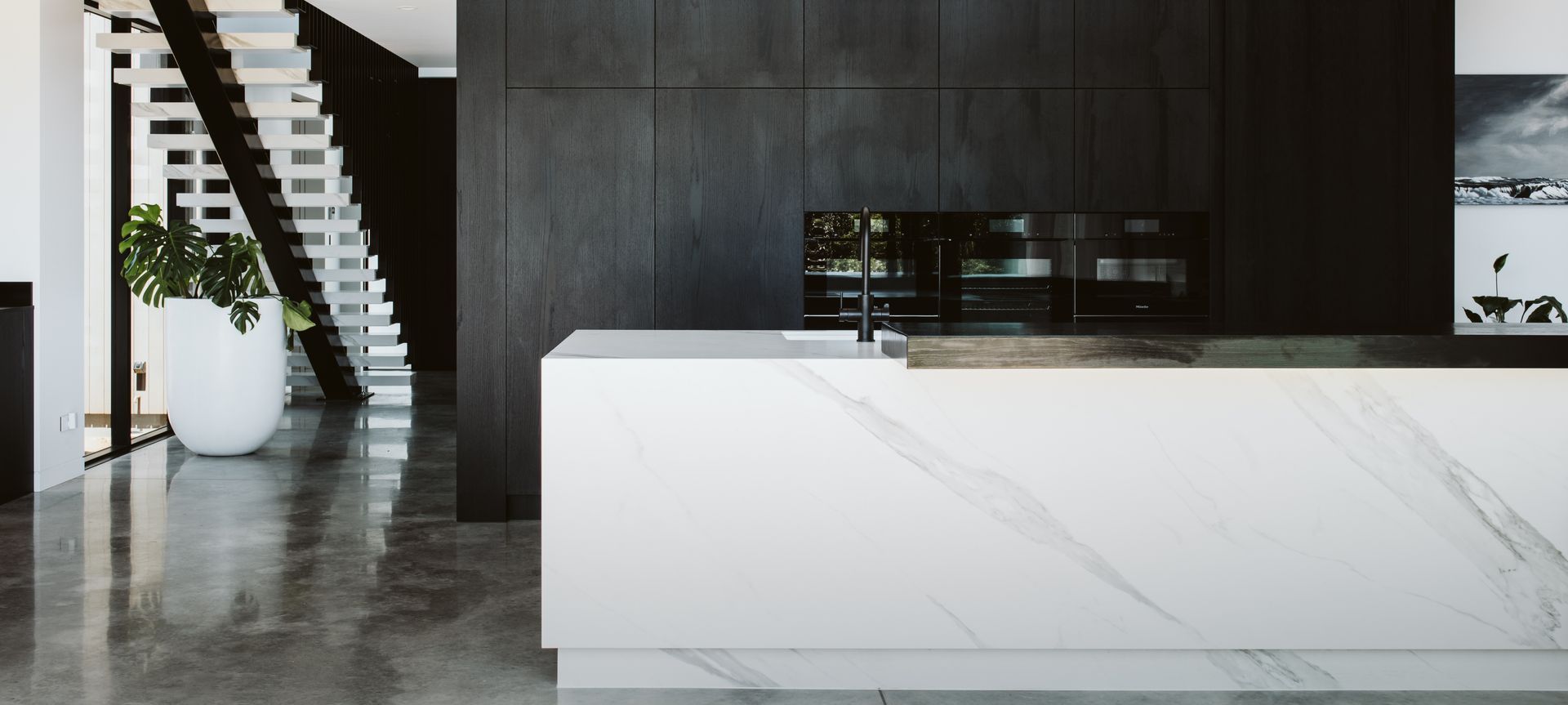 A Glamorous Kitchen for An Amazing Home in New Zeland banner