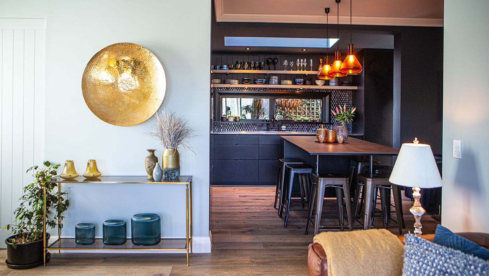 Kitchen Design - Light meets Dark banner