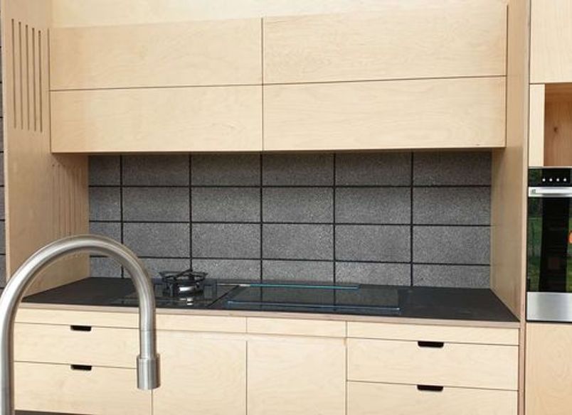 Customised Kitchen Benchtop & Cabinetry