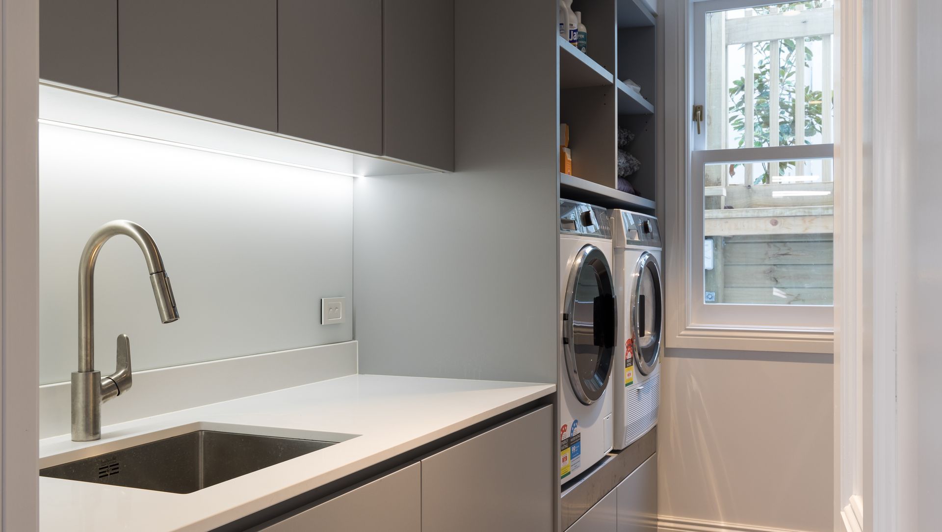 Georgina Street, Freemans Bay, Laundry banner