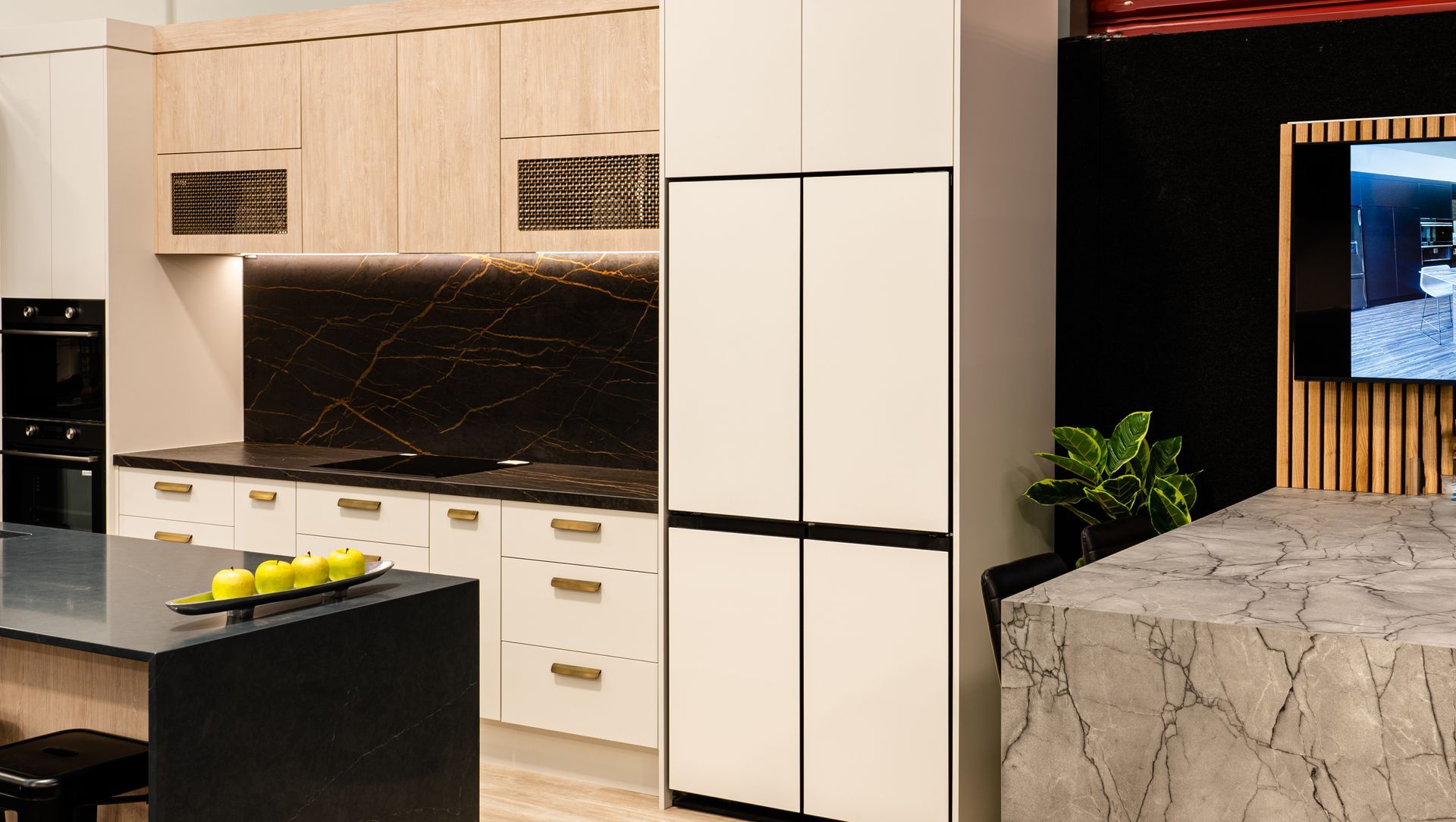 Be inspired by Samsung x Resene BESPOKE. banner