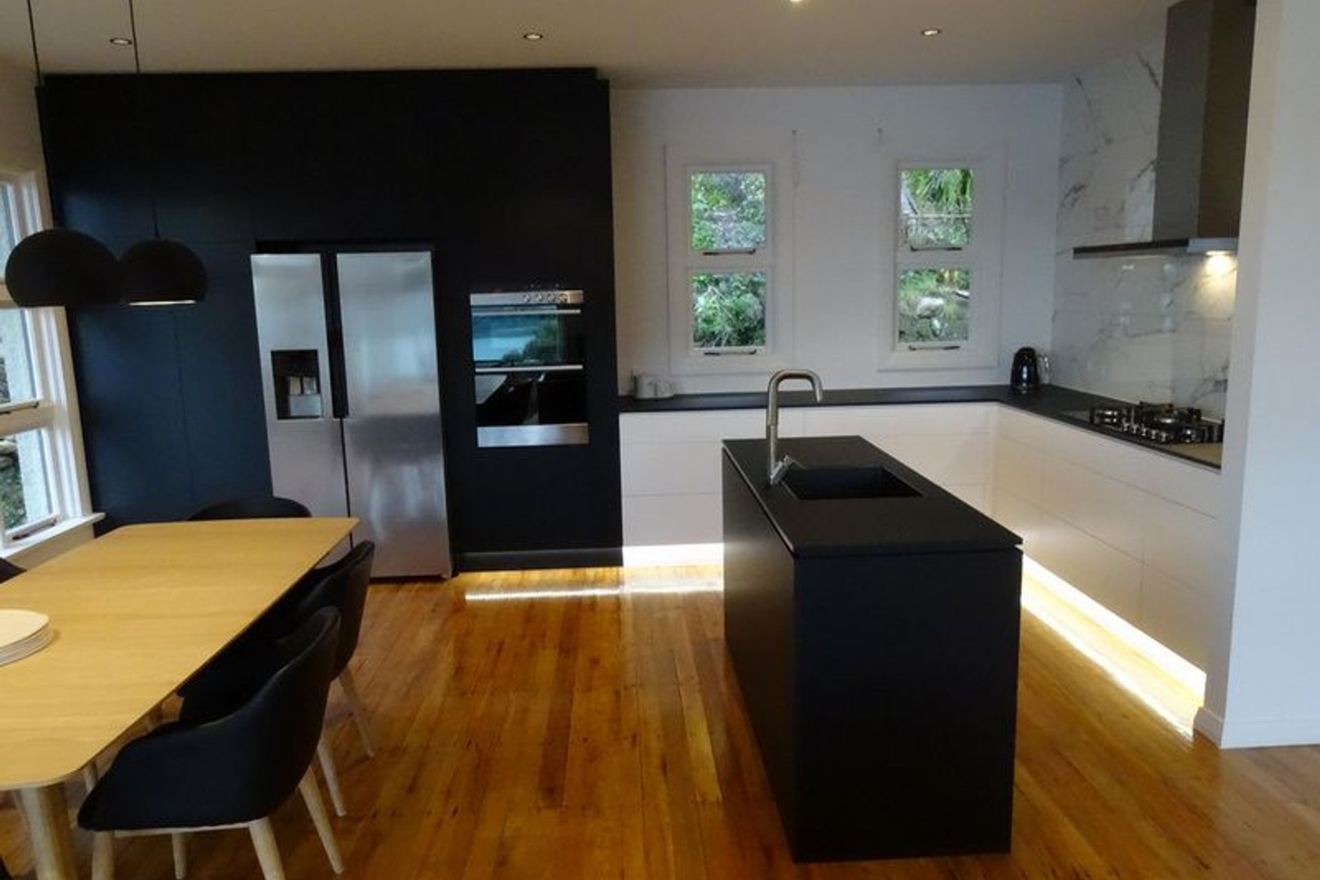 Black and white kitchen cabinetry