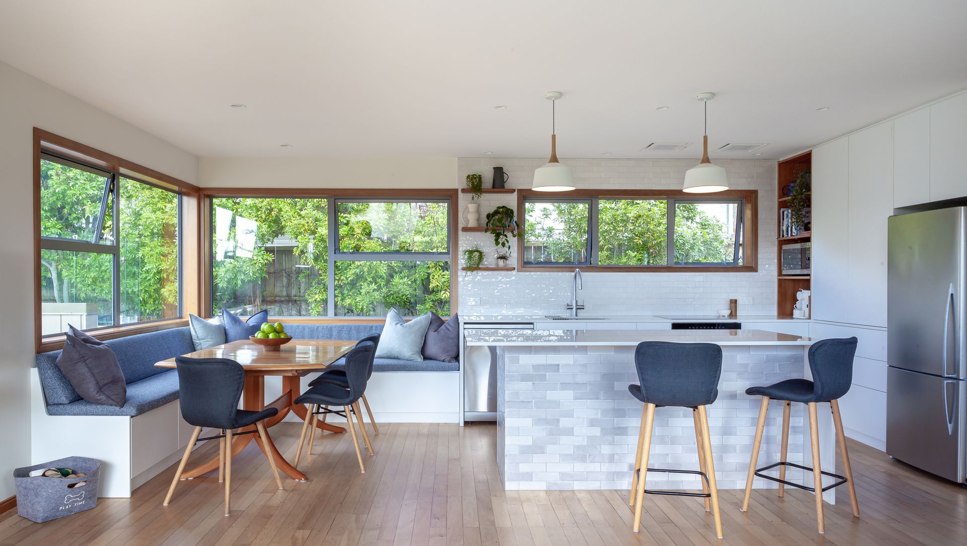 Divine in Devonport banner