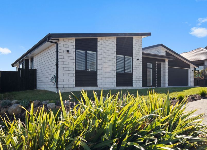 Suburban Indoor/Outdoor Living
