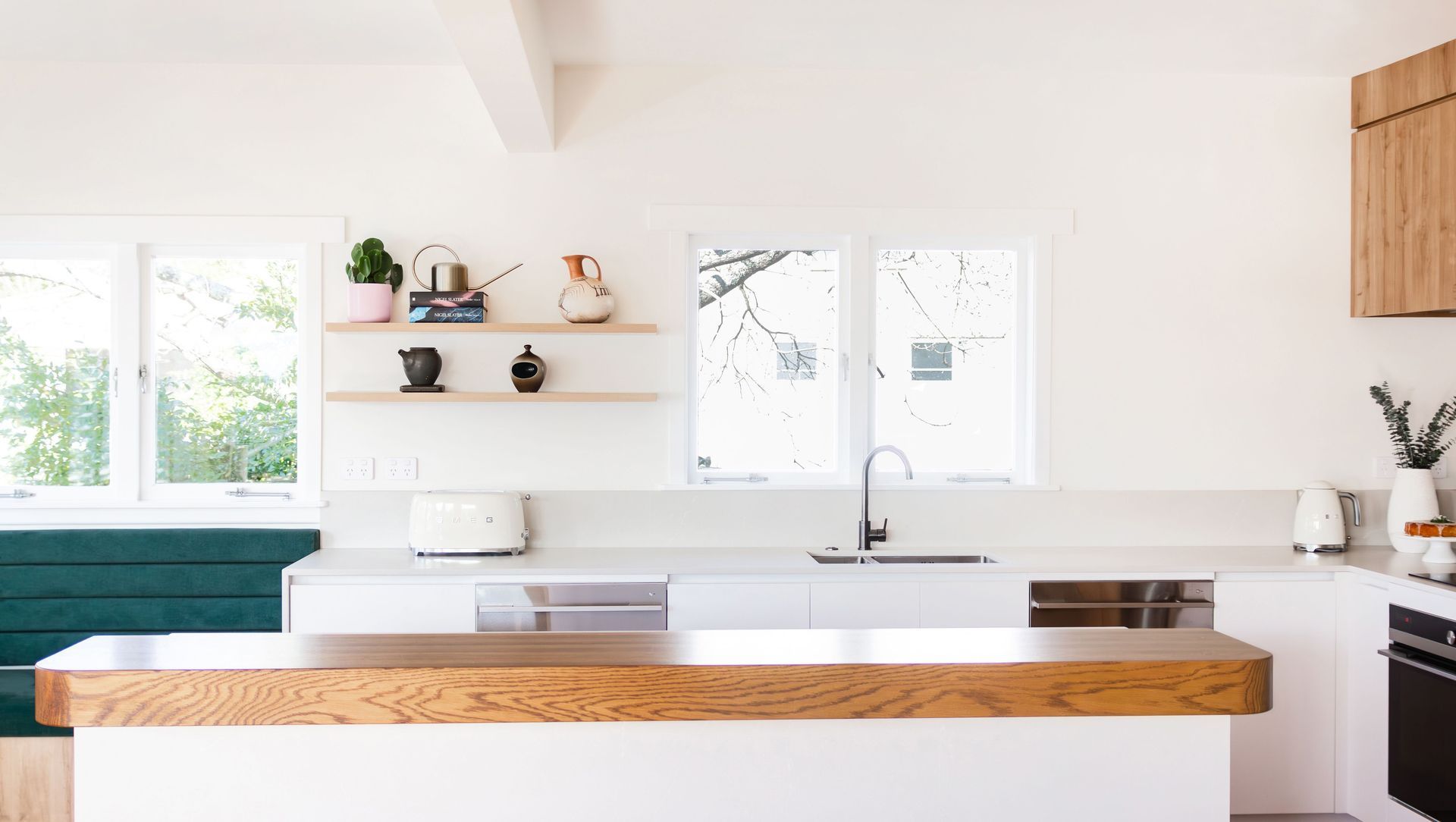 Entertainers delight banner