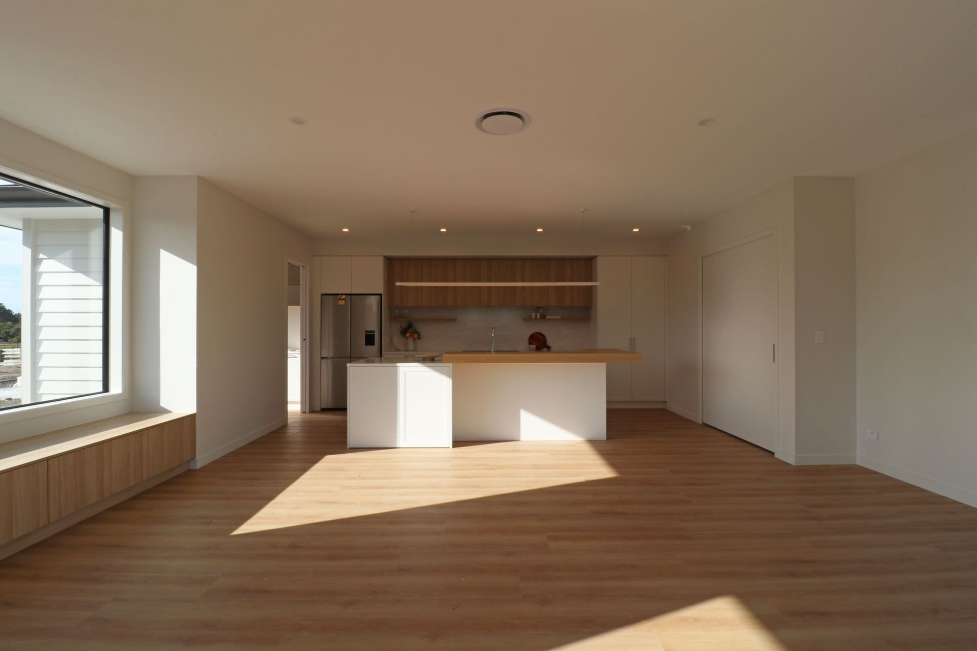 Profiled Doors and Feature Island Seating