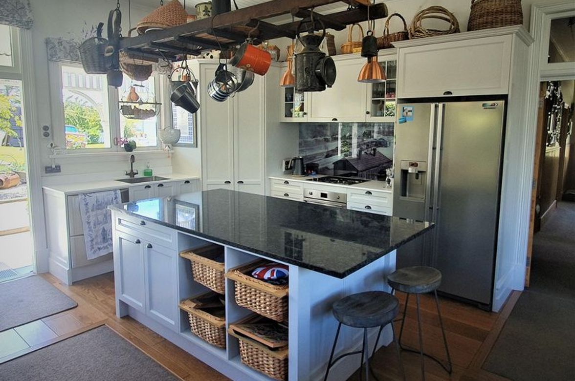 Cape Cod Style Kitchen Dunedin