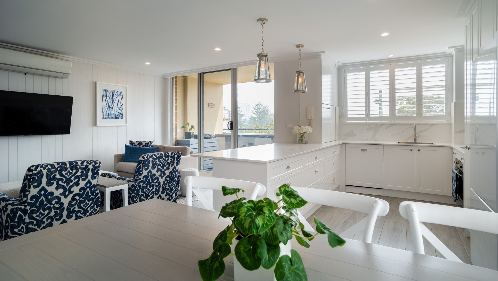 Giddings Ave Apartment banner