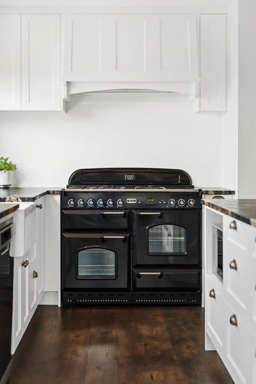 Kitchens by Perfect Lines