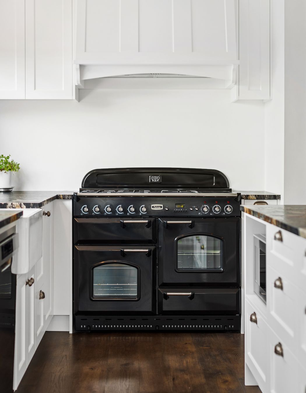 Kitchens by Perfect Lines