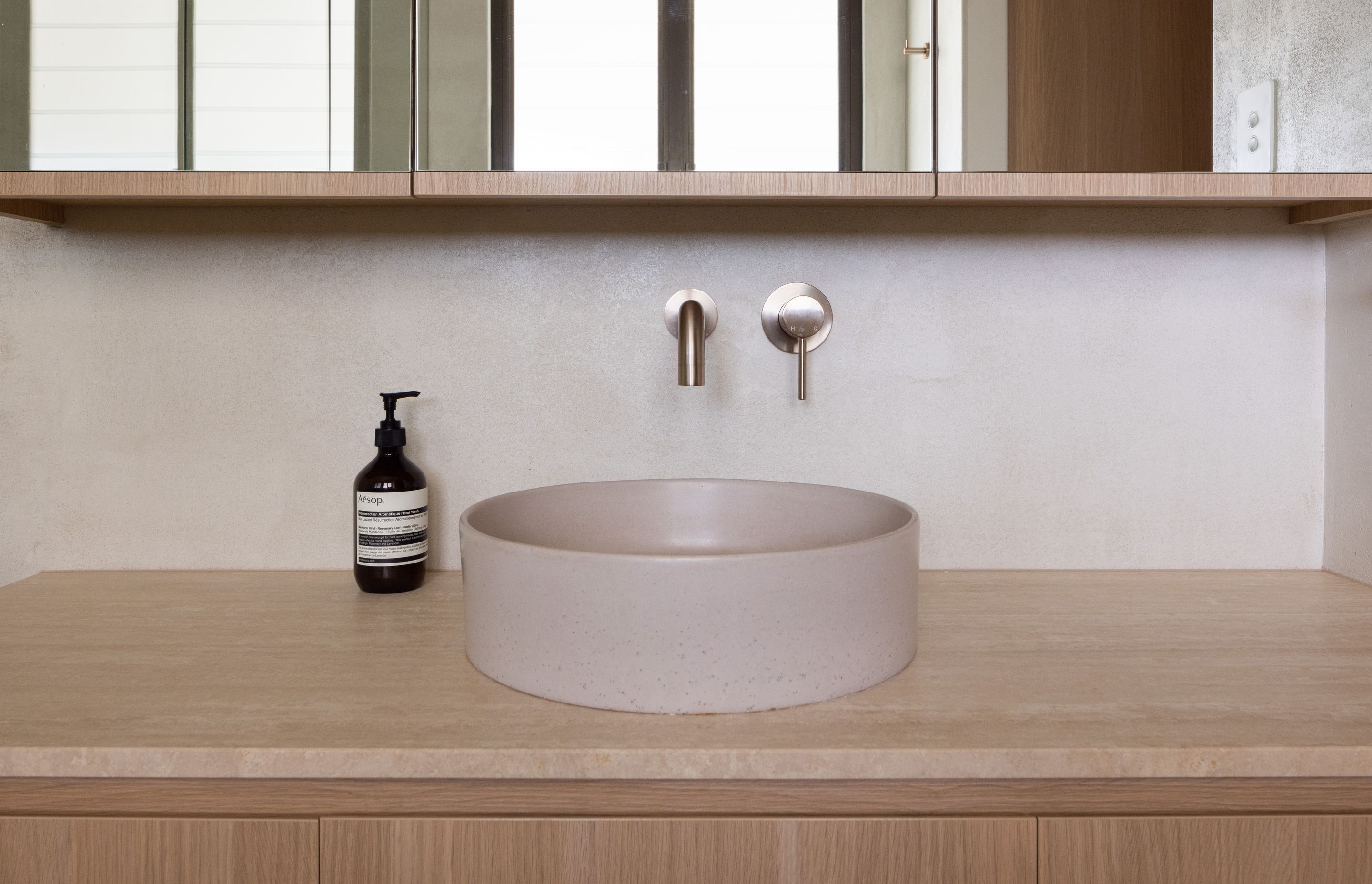 Photography: David Chatfield | Featured: Arcos Ensuite &amp; Powder Room ~ Meir Champagne Round Wall Mixer (SKU: MW03-CH) + Meir Champagne Round Curved Bath Spout (SKU: MS05-CH) + Meir Champagne Robe Hook (SKU: MR03-R-CH)