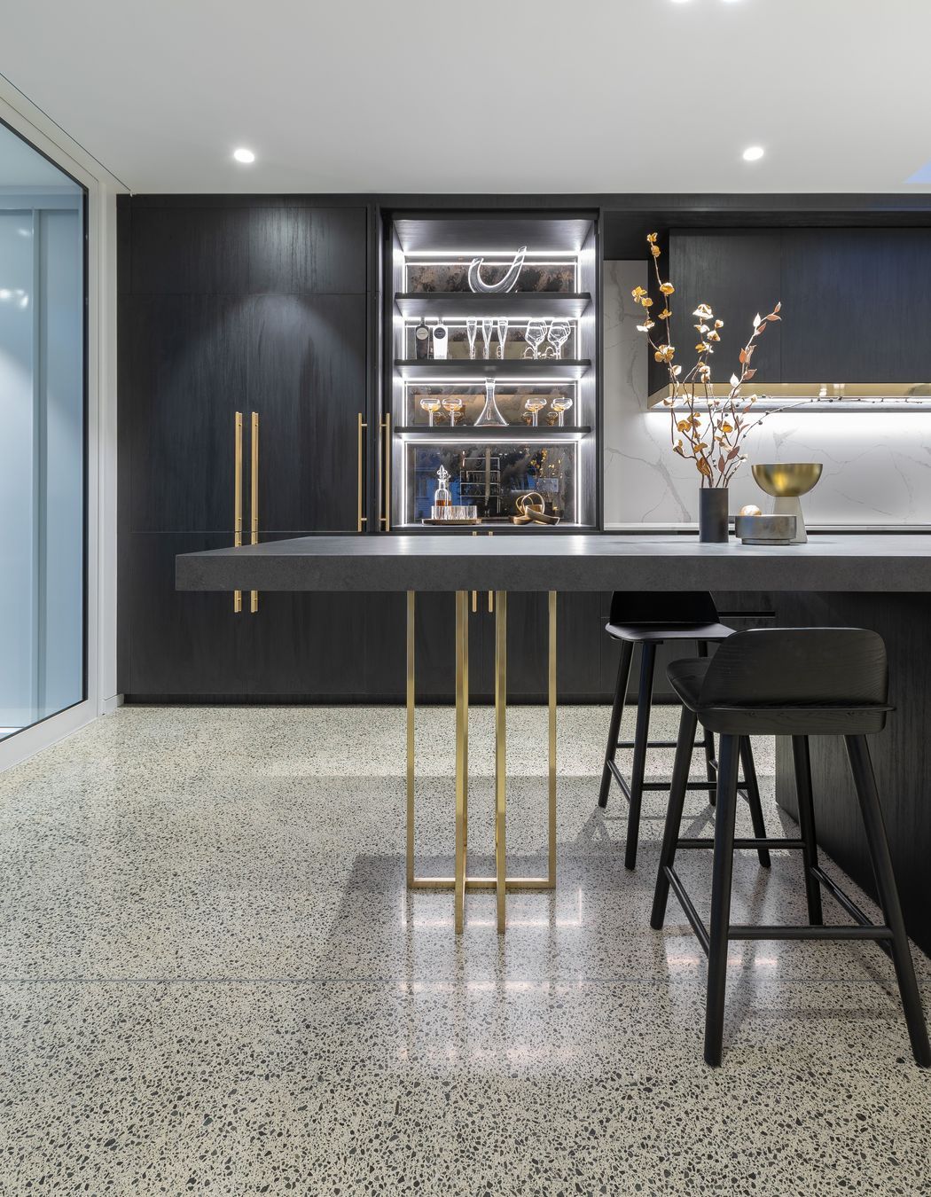 Prime Melamine, Black - Timberland. Prime Stone, Statuario Venato - Leather. Design by Leonie Hamill and Melanie Sa'u, Cube dentro.