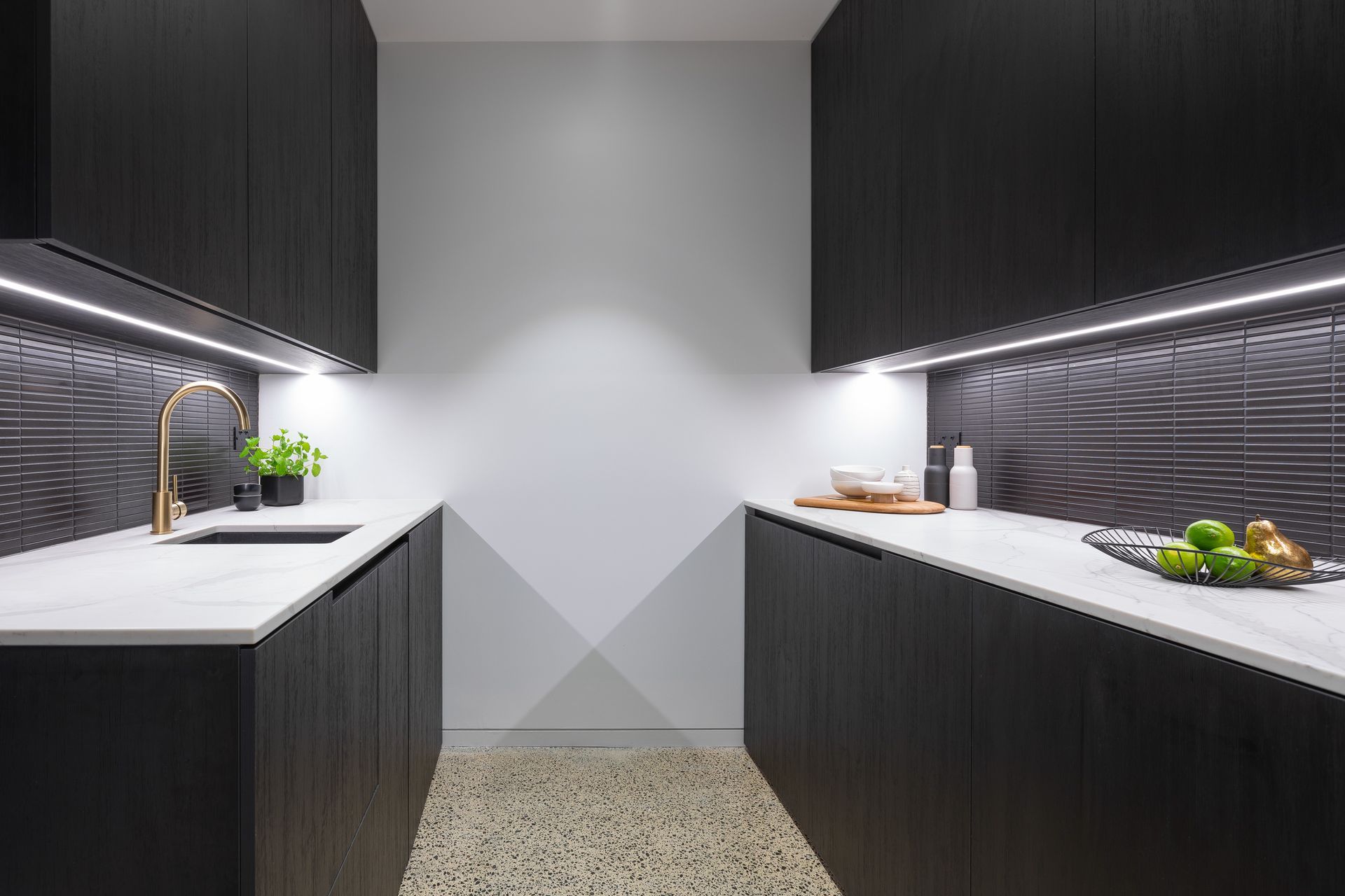 Prime Melamine, Black - Timberland. Prime Stone, Statuario Venato - Leather. Design by Leonie Hamill and Melanie Sa'u, Cube dentro.