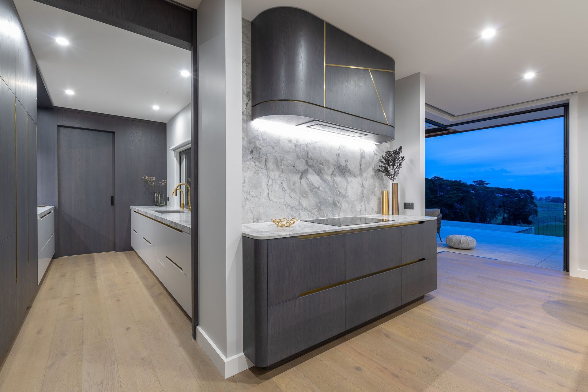 Prime Veneer, American White Oak - Quarter Cut. Design by Leonie Hamill, Cube Dentro. Photography by Kallan MacLeod.