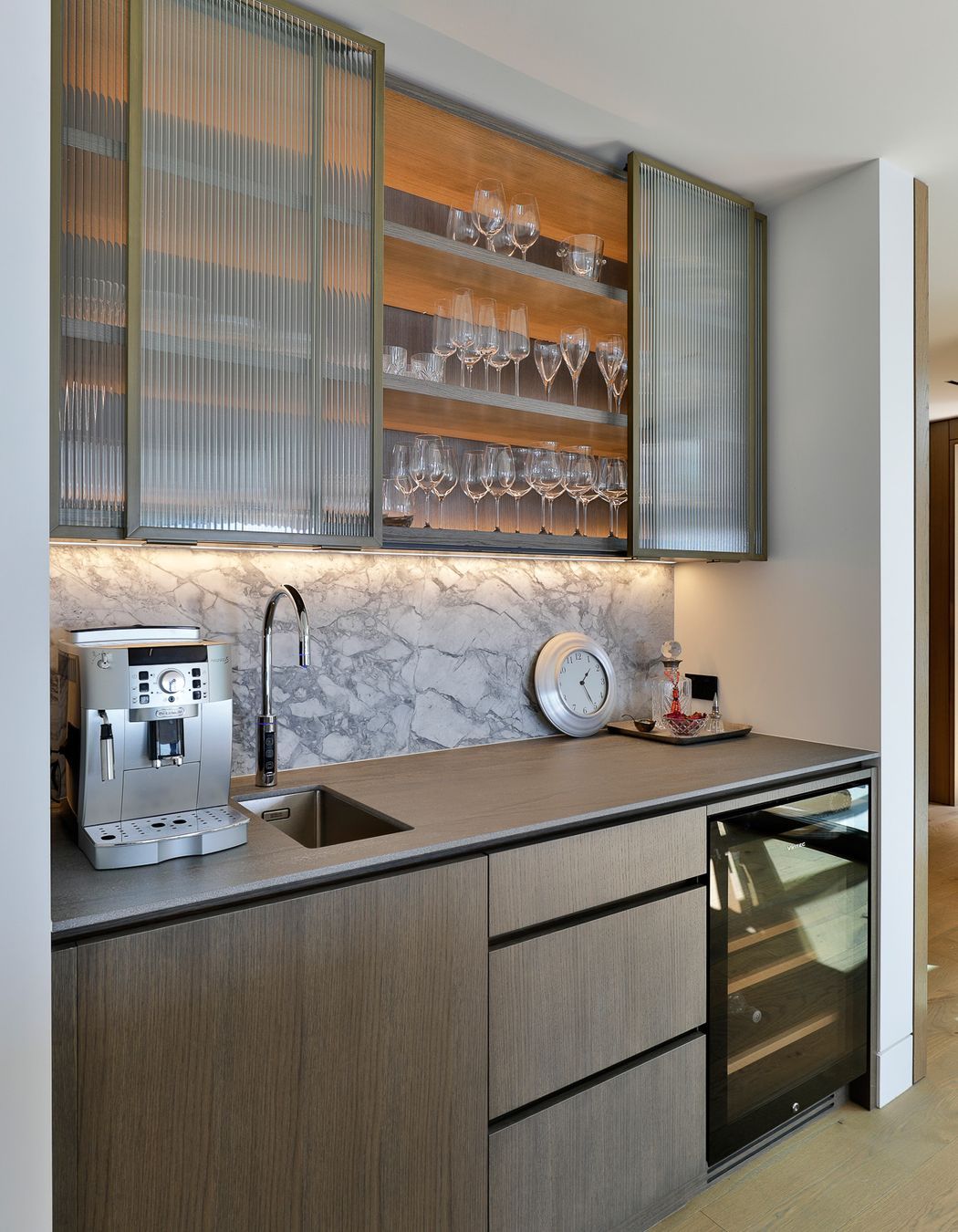 Prime Veneer, American White Oak - Quarter Cut. Designed by Peta Davy from Yellowfox &amp; Craig Hewetson from Hewe Kitchens &amp; Interiors