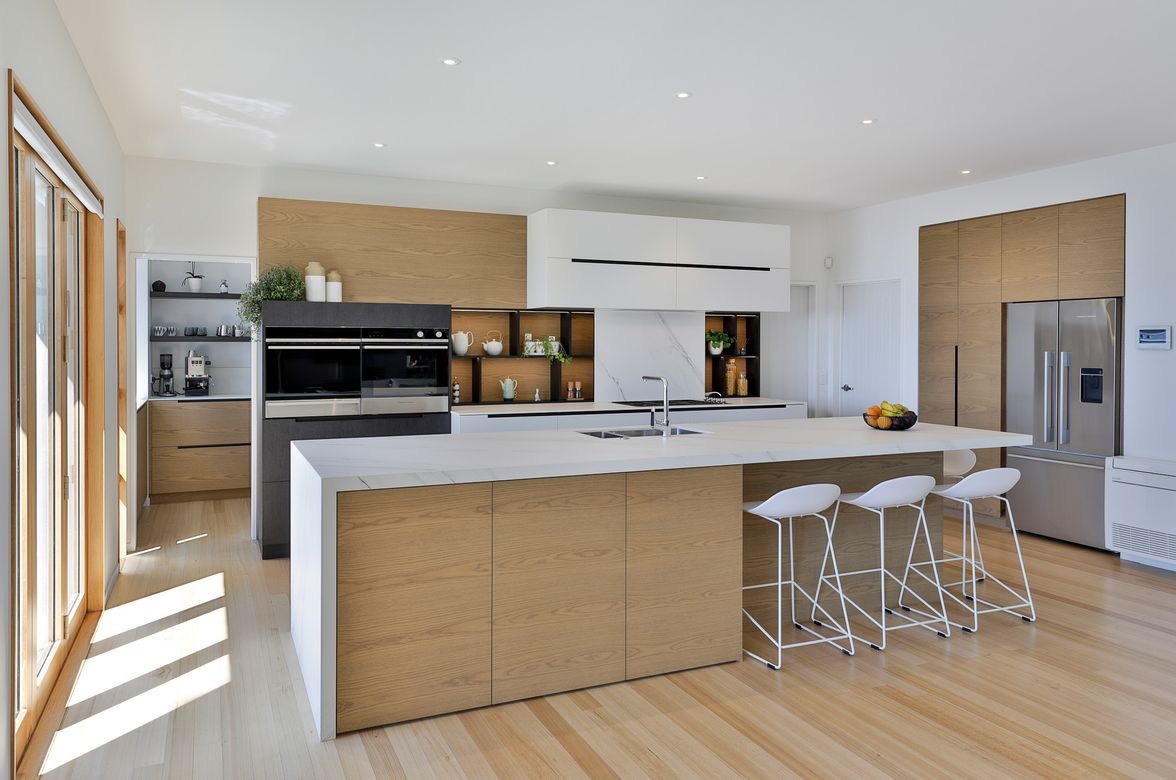 Two-toned veneer beauty