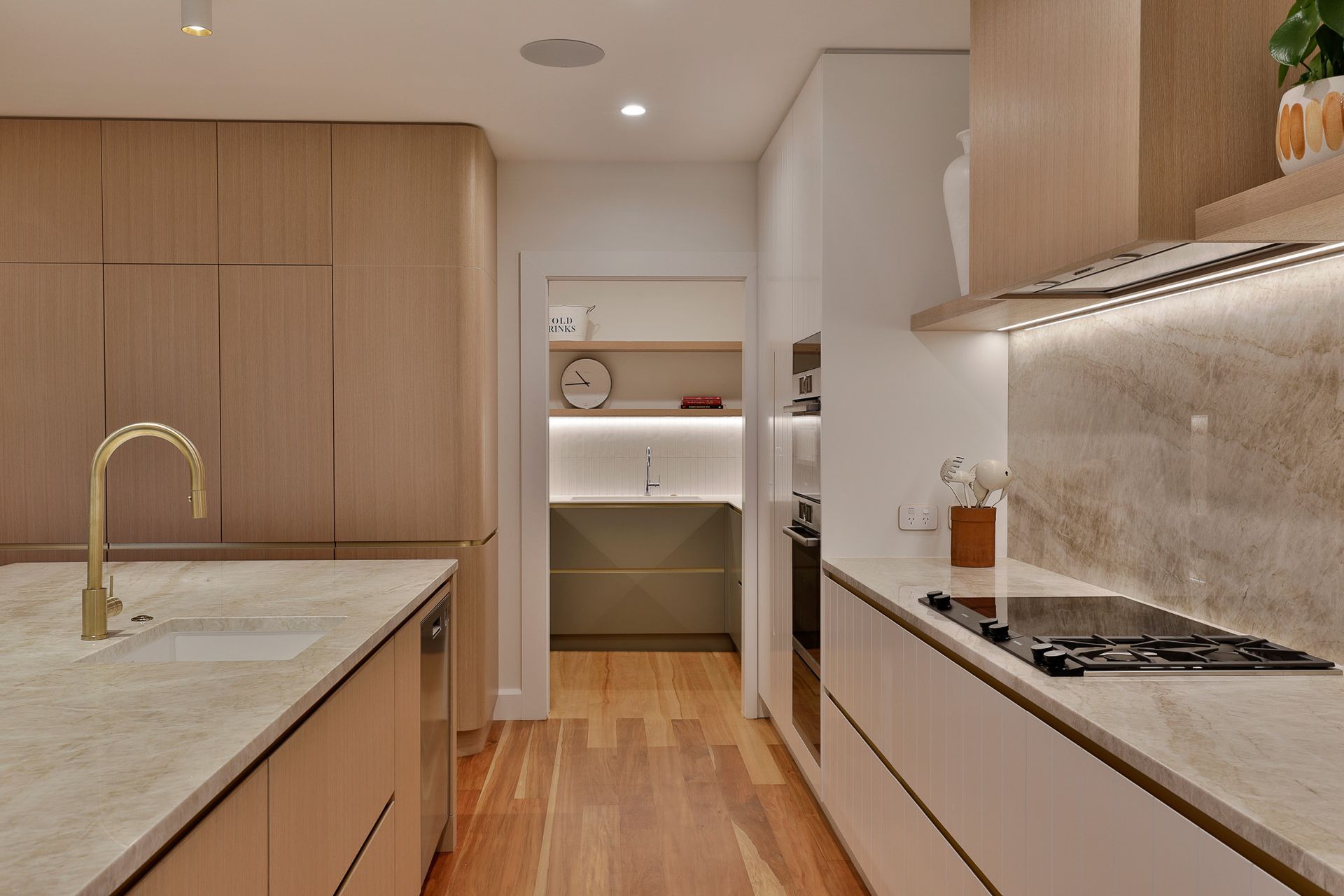 Prime Natural Veneer, American White Oak - Quarter Cut. Designed by Gunner Friese, Hewe Kitchens &amp; Interiors.