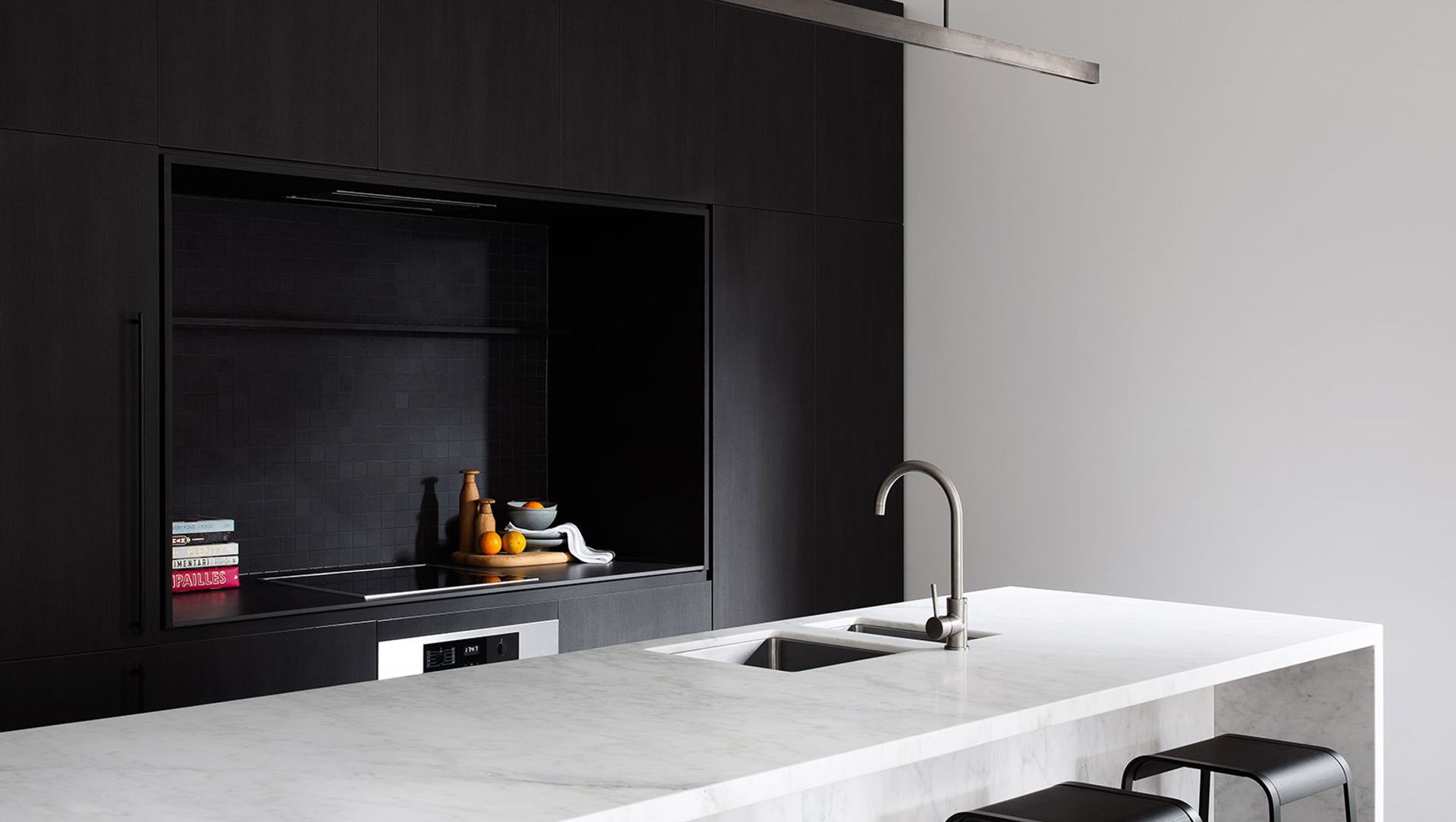 Queen St, House banner