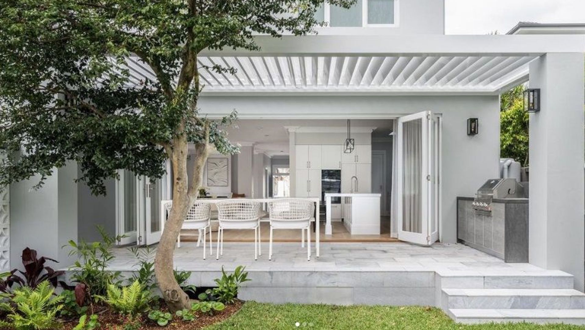 Bellevue Hill banner