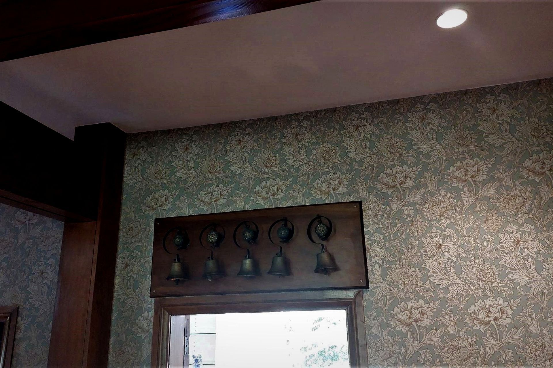 William Morris Wallpaper Chrysanthemum Toile