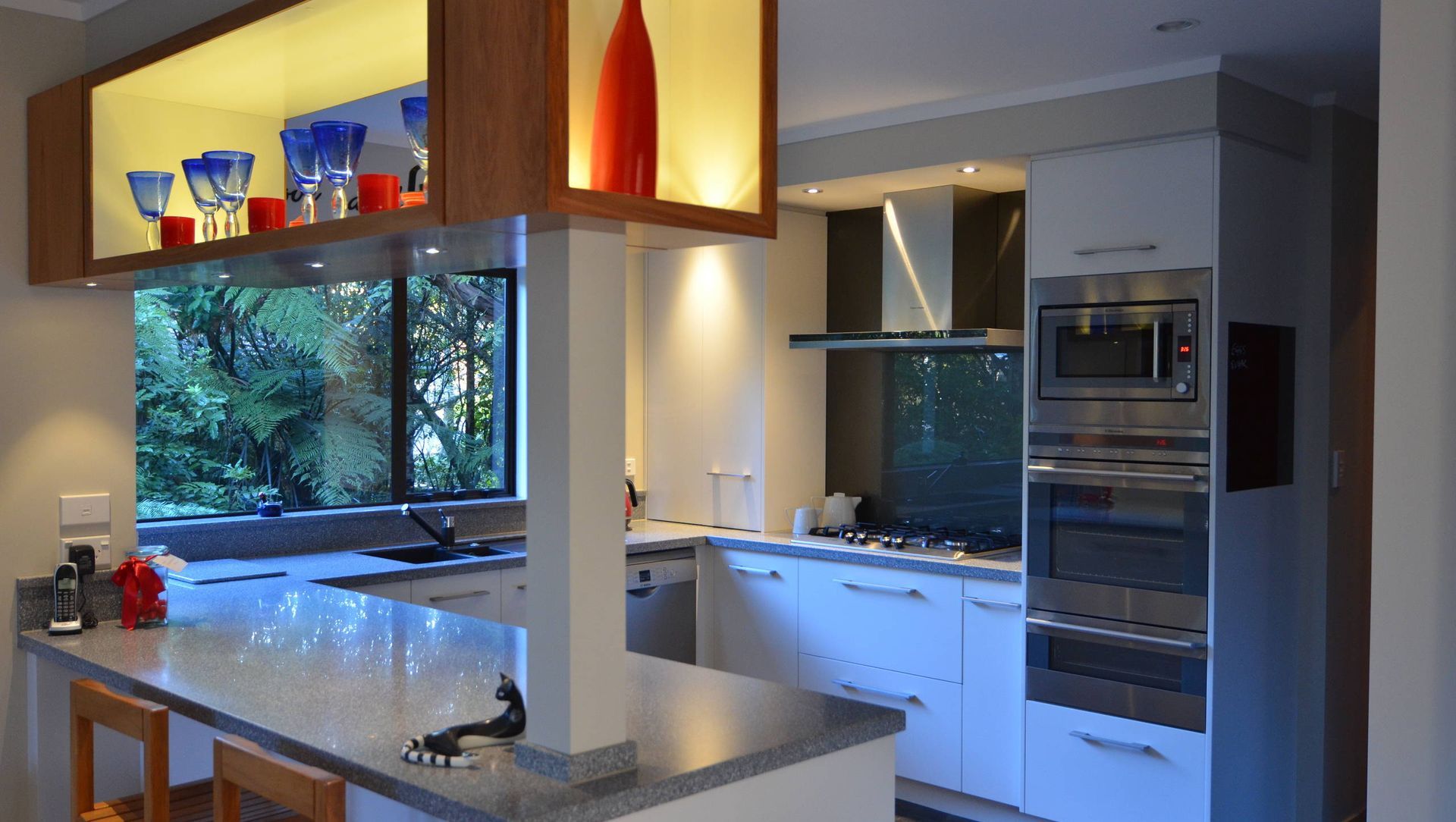 Detail & Light banner