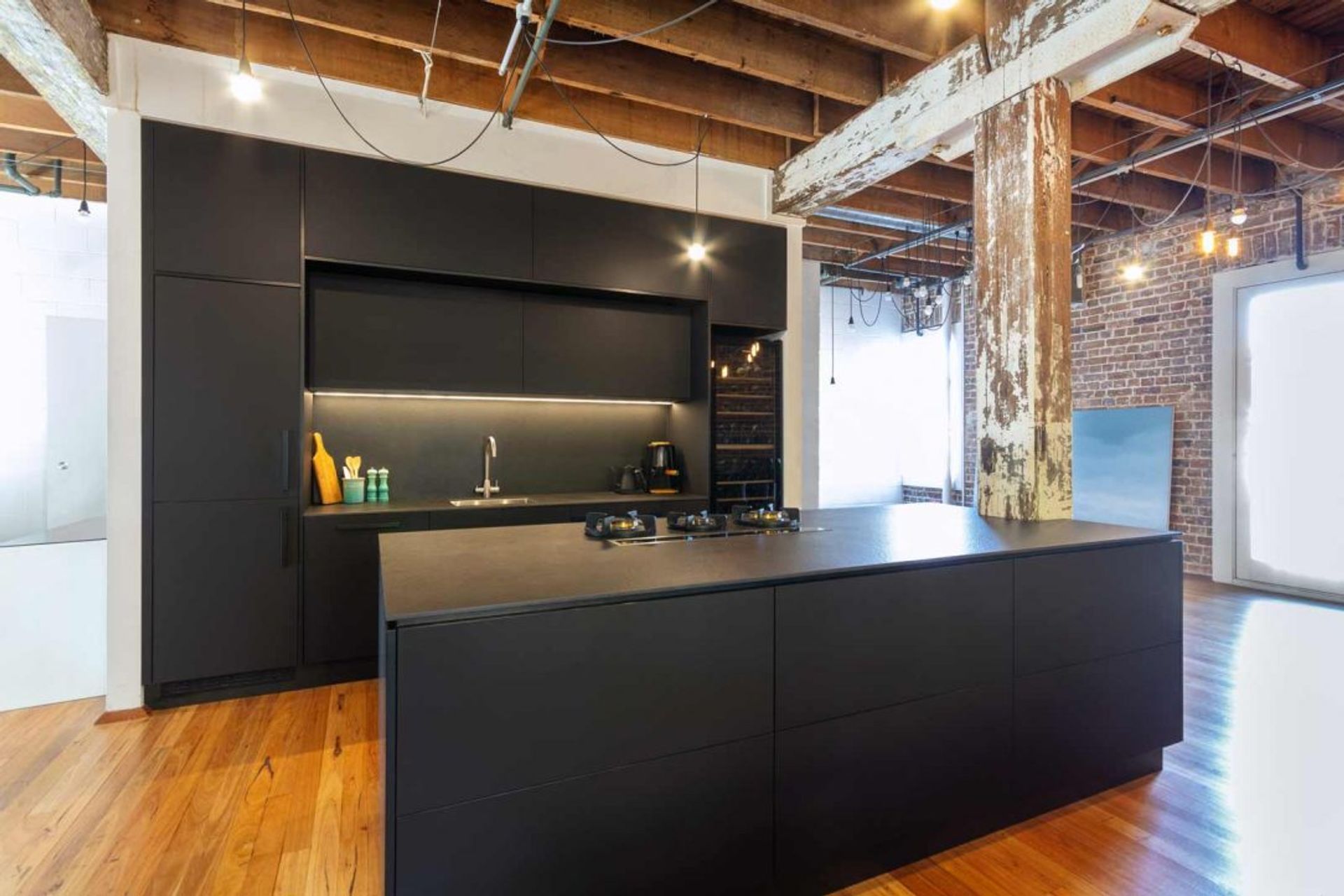 kitchen-design-sydney-black-industrial-luxury-kitchen-renovation-bosch-smeg-miele-vintec-4-1084x723.jpg