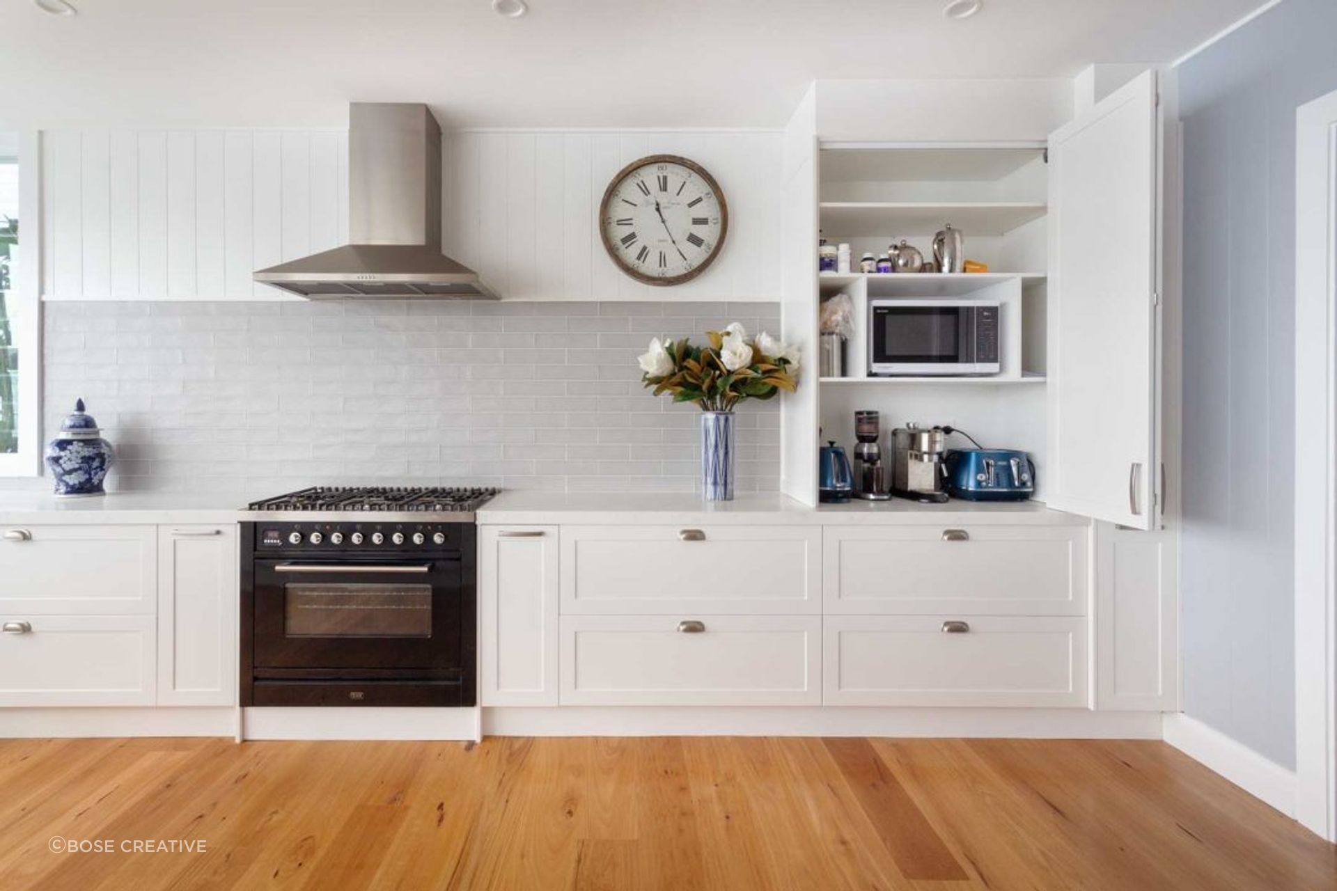 kitchen-design-sydney-classic-white-hamptons-ilve-cooker-appliance-cupboard-1-1084x723.jpg