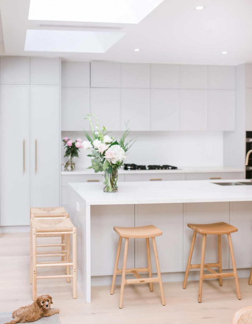 kitchen-design-sydney-modern-white-timber-floor-kitchen-02-1084x1629.jpg
