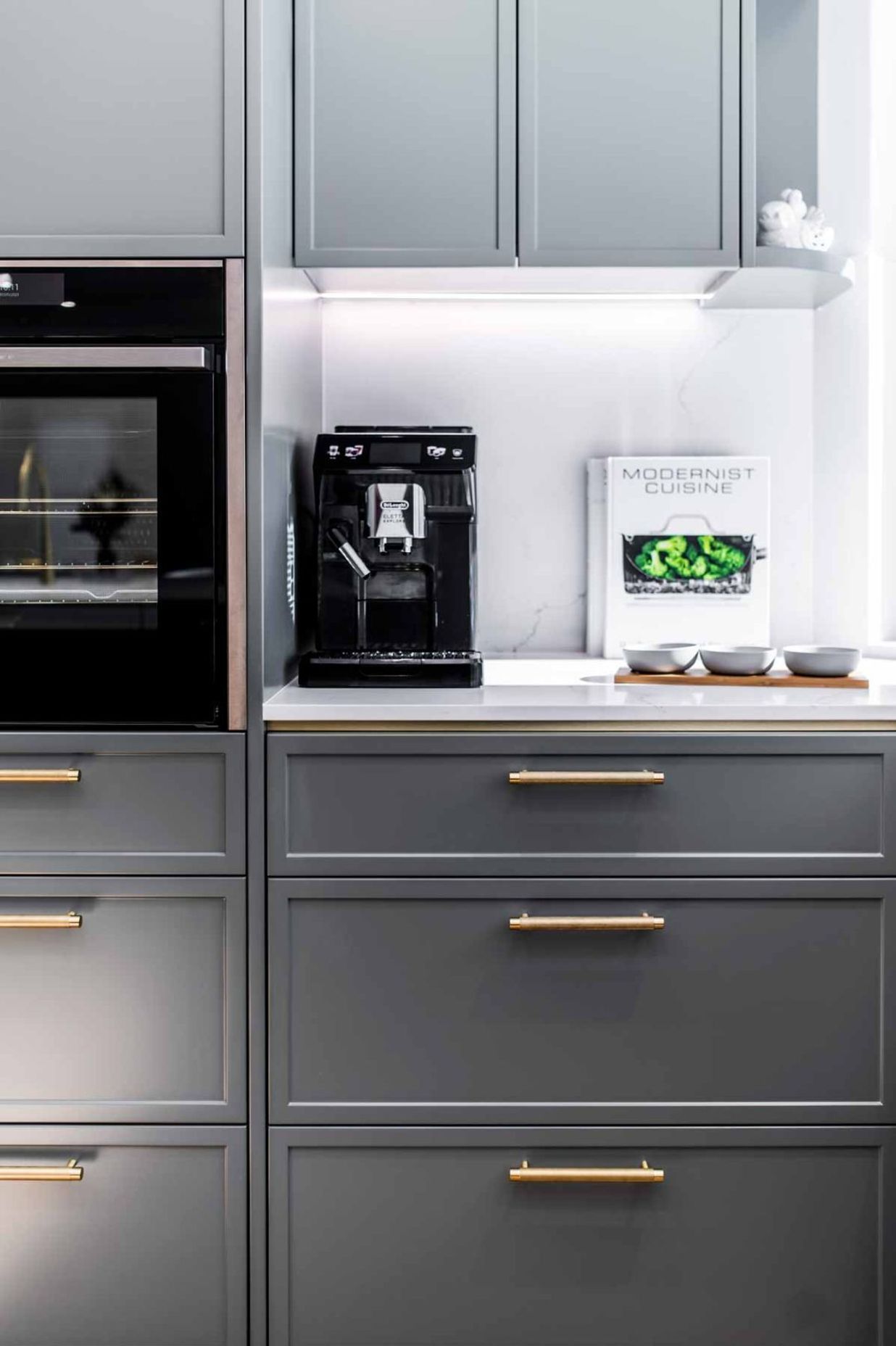 modern-luxury-kitchen-design-premier-kitchens-stone-benchtop-renovations-neff-appliances-9-coffee-hutch-1084x1629.jpg
