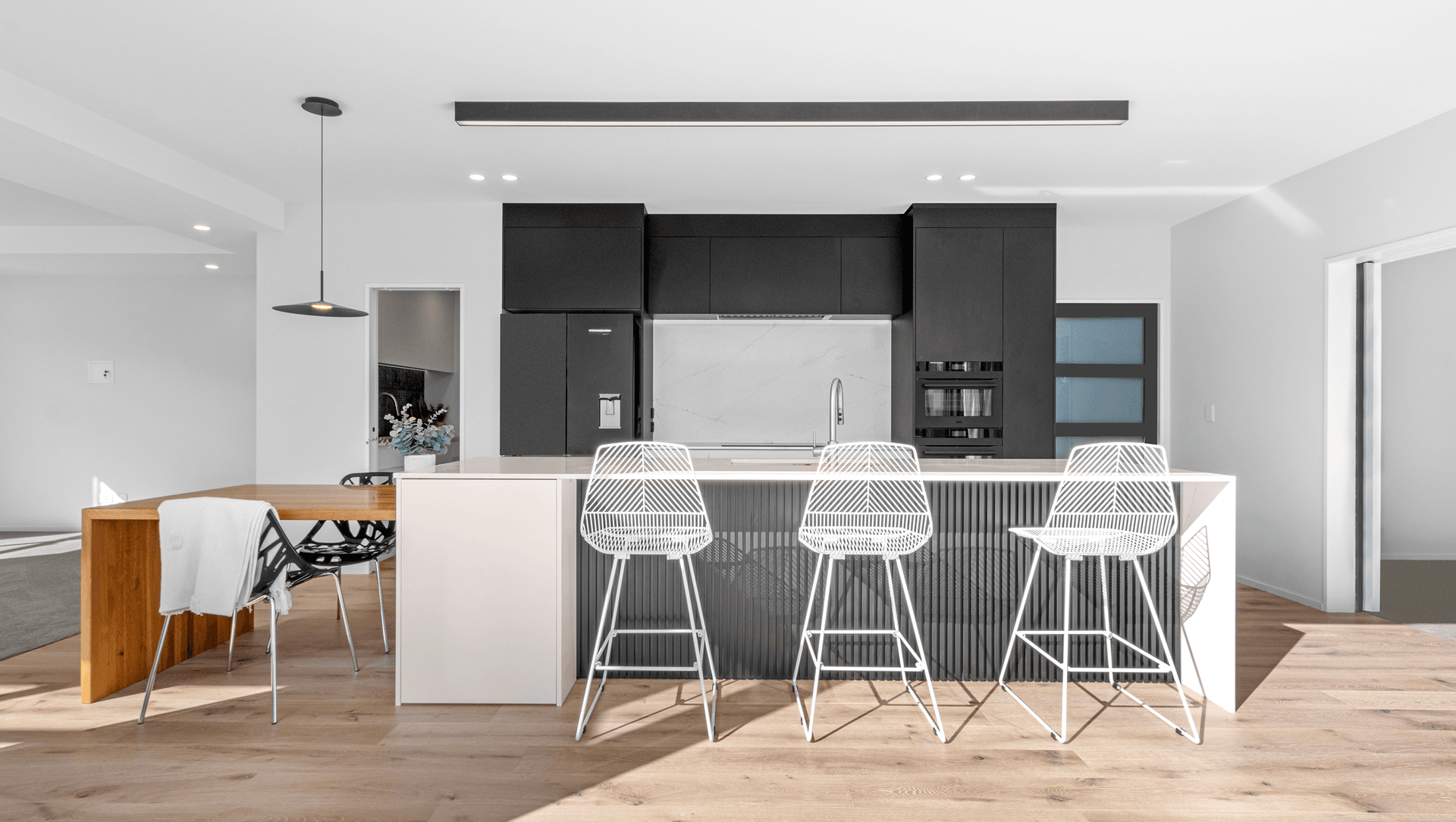 Centrally Elegant banner