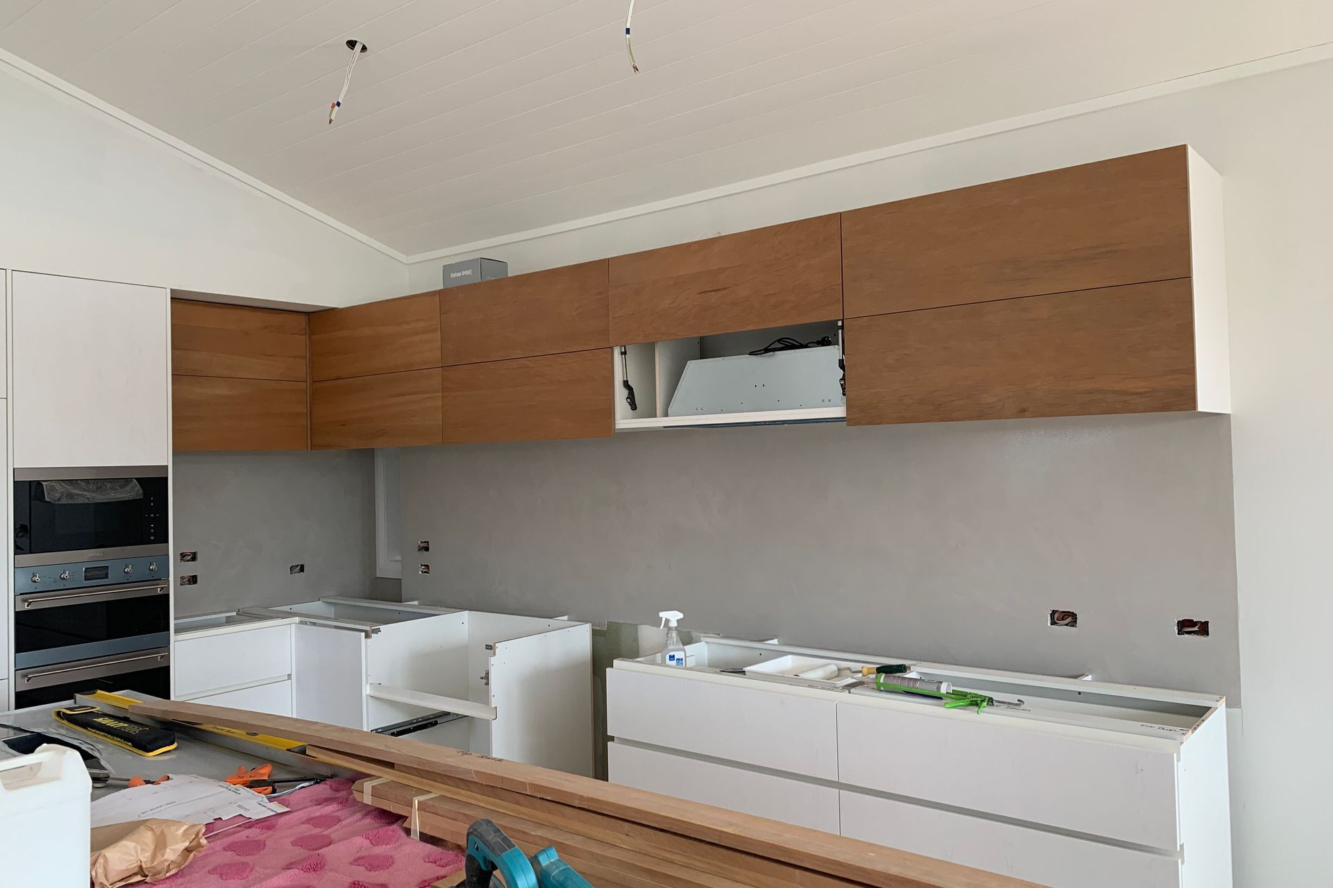 Fireplace &amp; Splashback - Venetian plaster