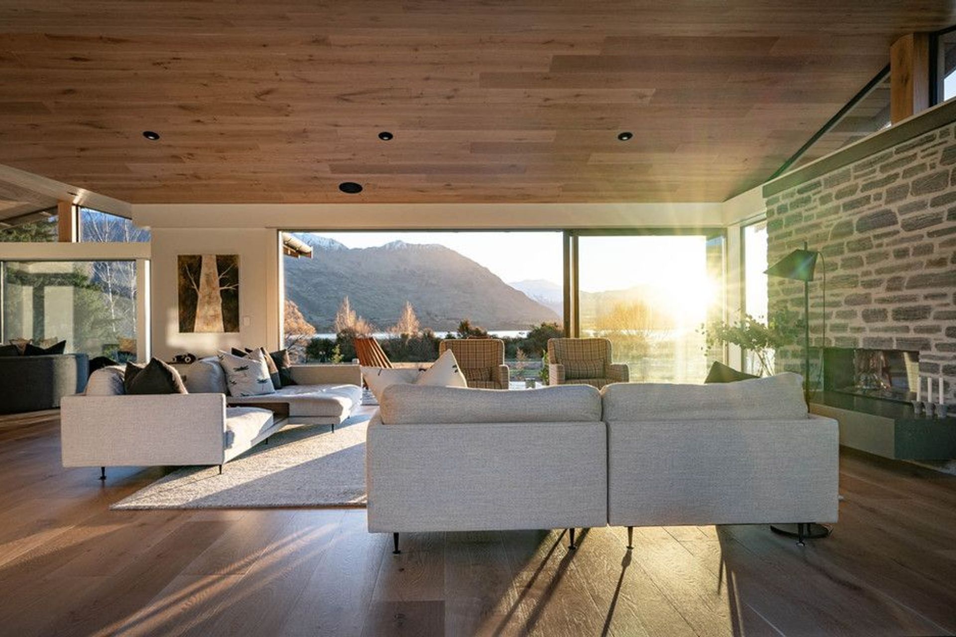 Aubrey Road, lakeside house.