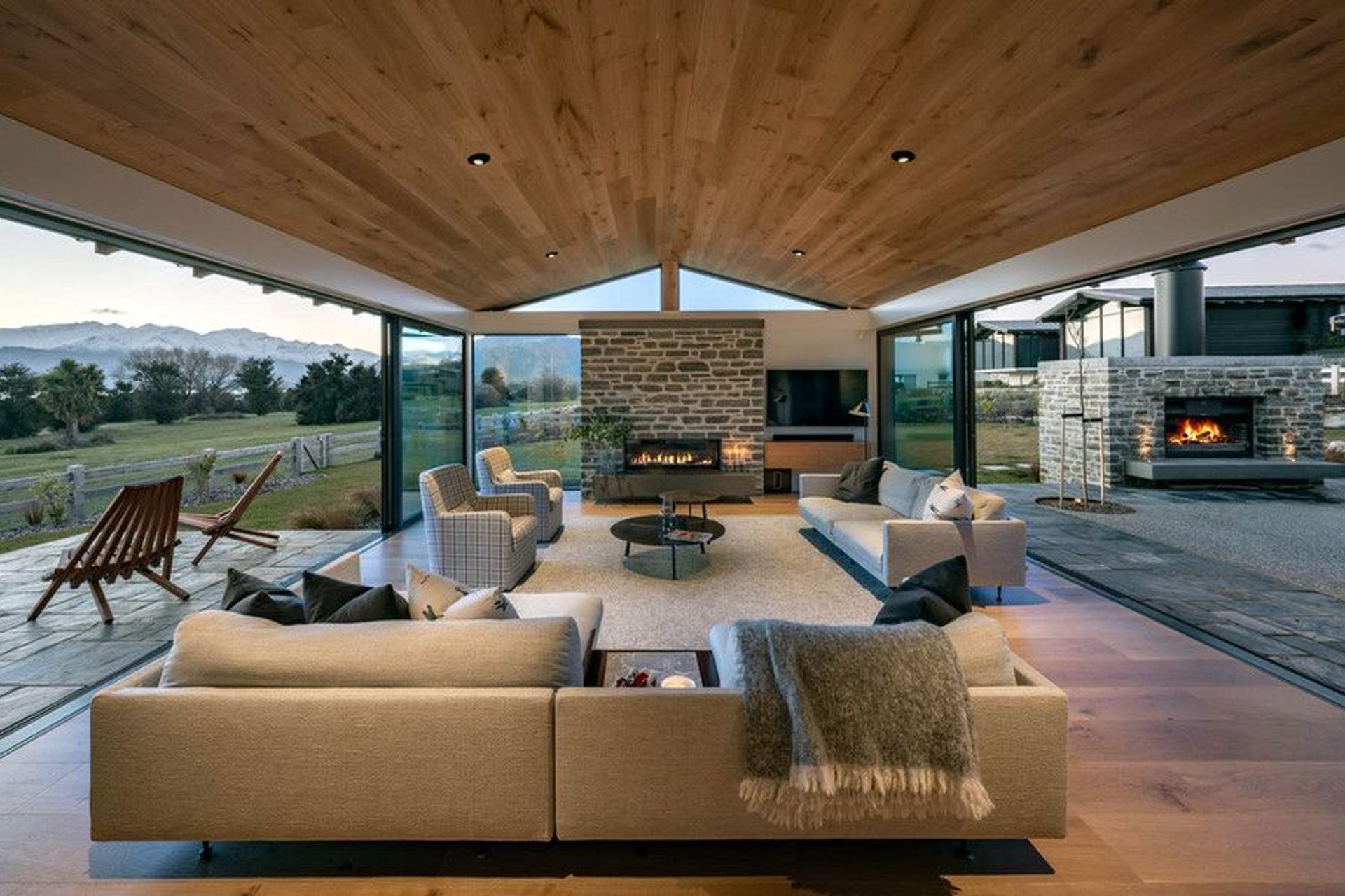 Aubrey Road, lakeside house.