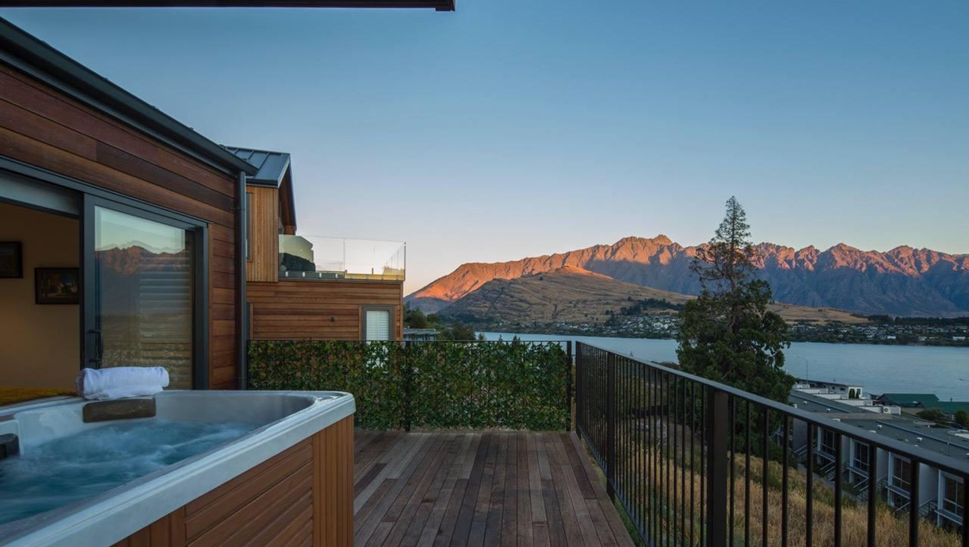 Fjord Chalets banner