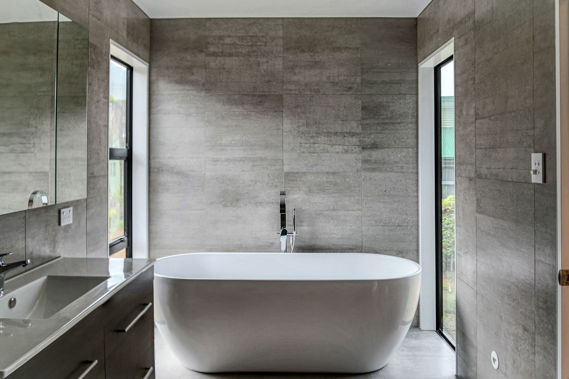 Lakeside Holiday Home