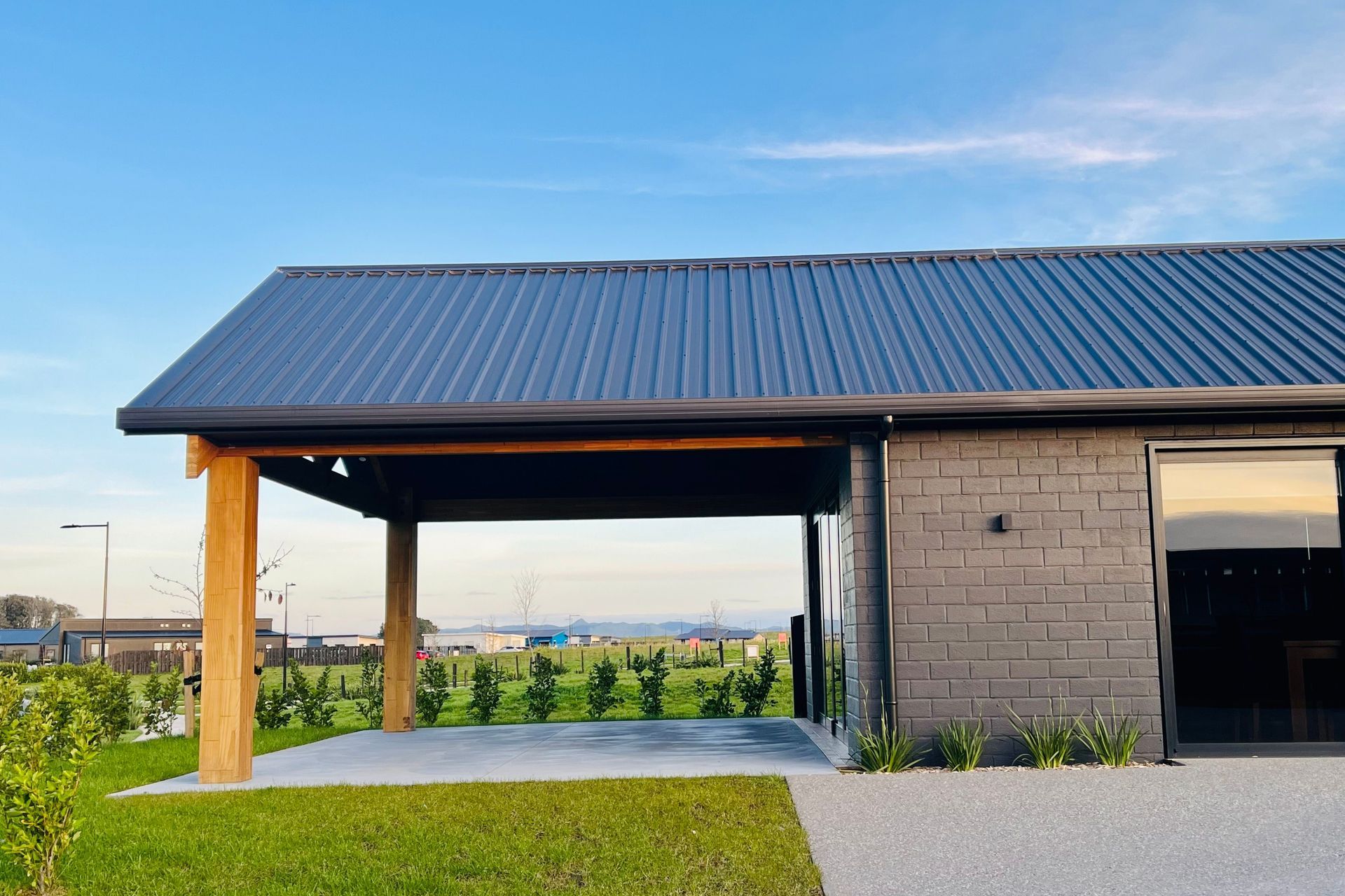 Lakeside, Whites Way - Invest