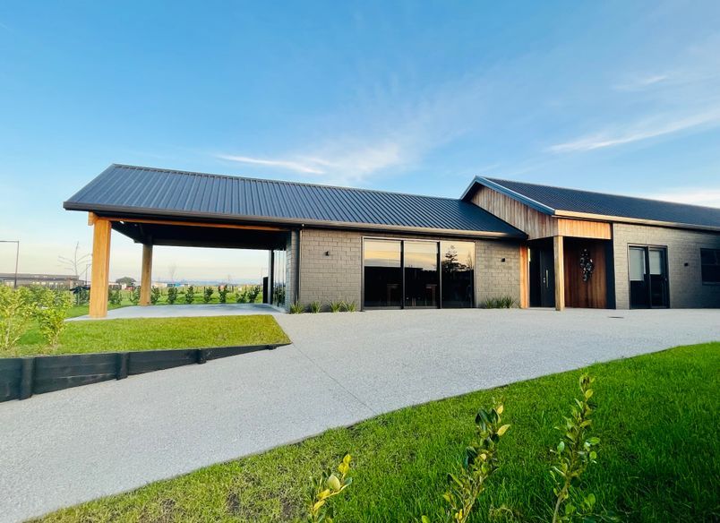 Lakeside, Whites Way - Invest