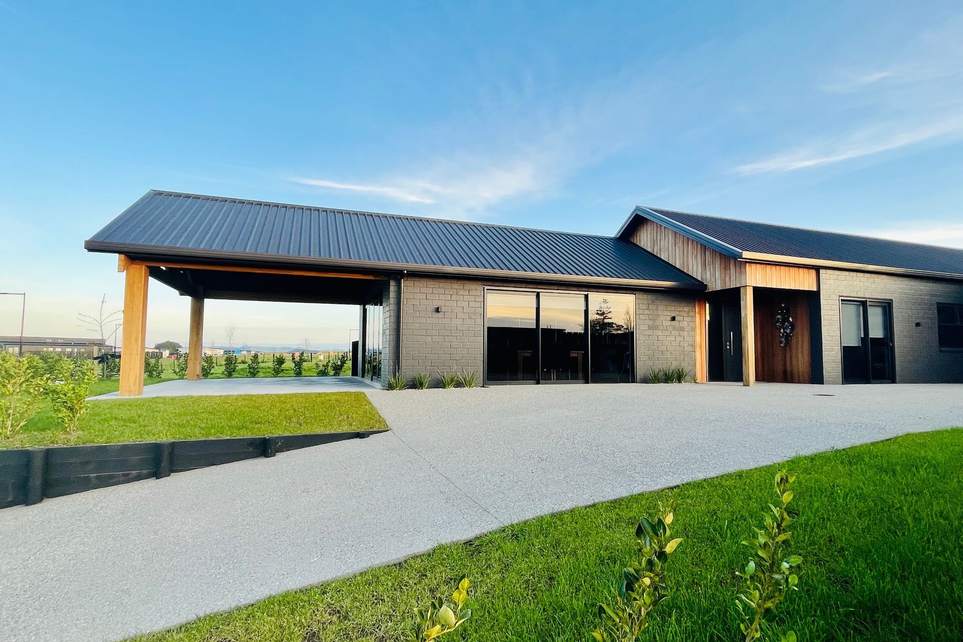 Lakeside, Whites Way - Invest