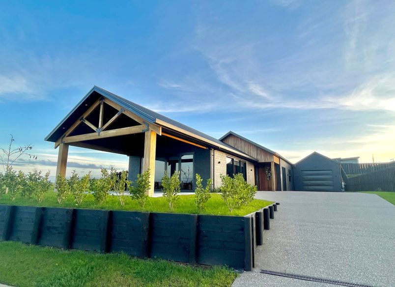 Lakeside, Whites Way - Invest