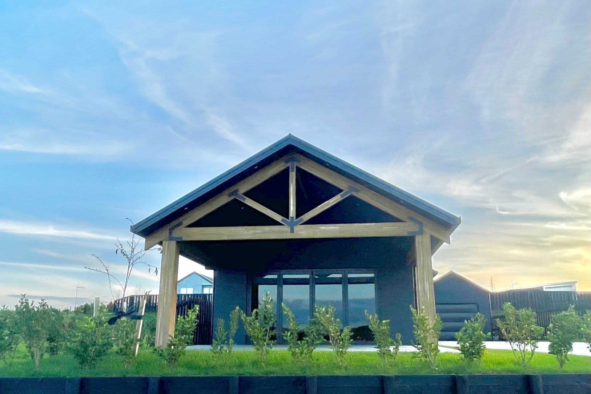 Lakeside, Whites Way - Invest