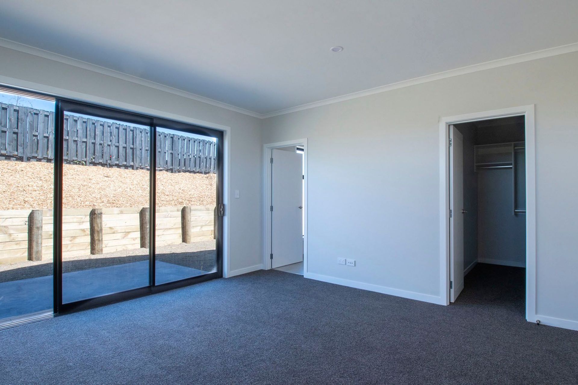 Lakeside, 45 Whites Way - Invest