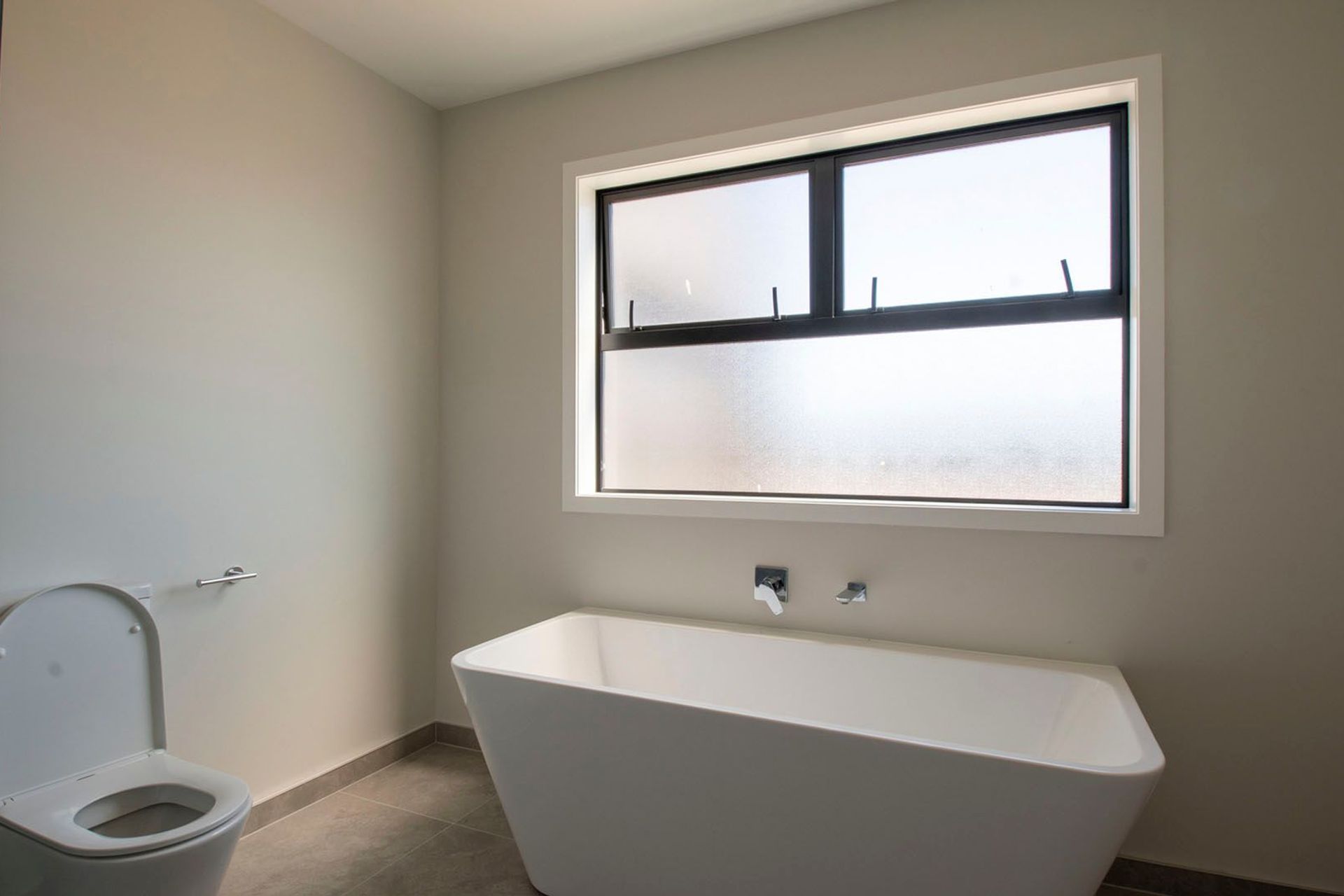 Lakeside, 45 Whites Way - Invest