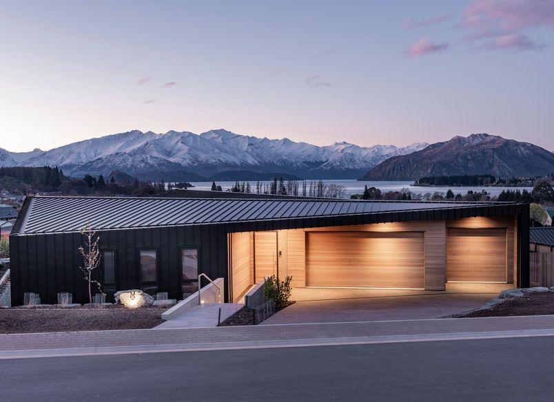 Lake Wanaka house: an abode that perfectly balances shelter and views